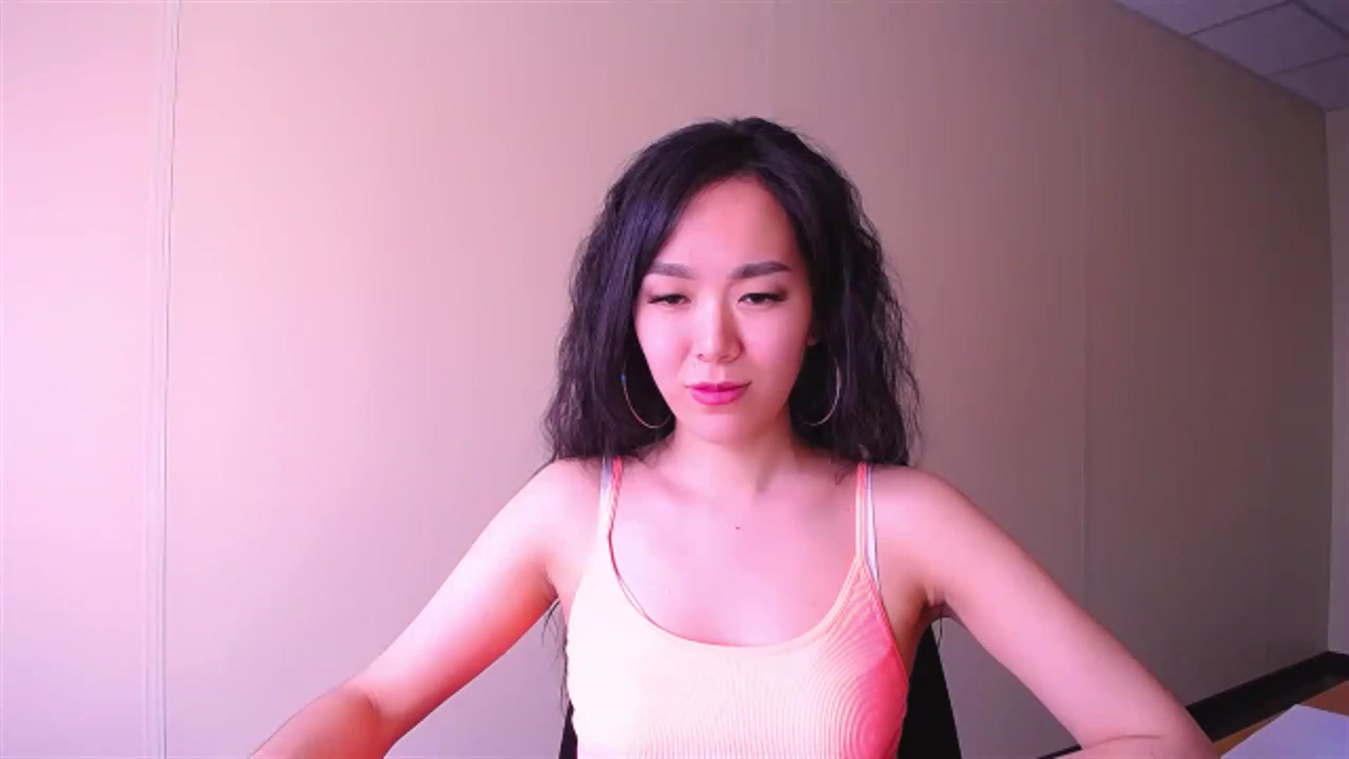 Gallery image thumbnail from AlwayssSmile's myfreecams stream on, 03/28/2023, 07:00 image 13 of 20