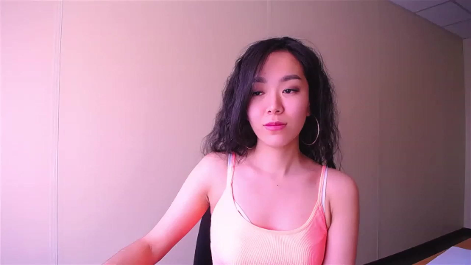 Gallery image thumbnail from AlwayssSmile's myfreecams stream on, 03/28/2023, 07:00 image 17 of 20