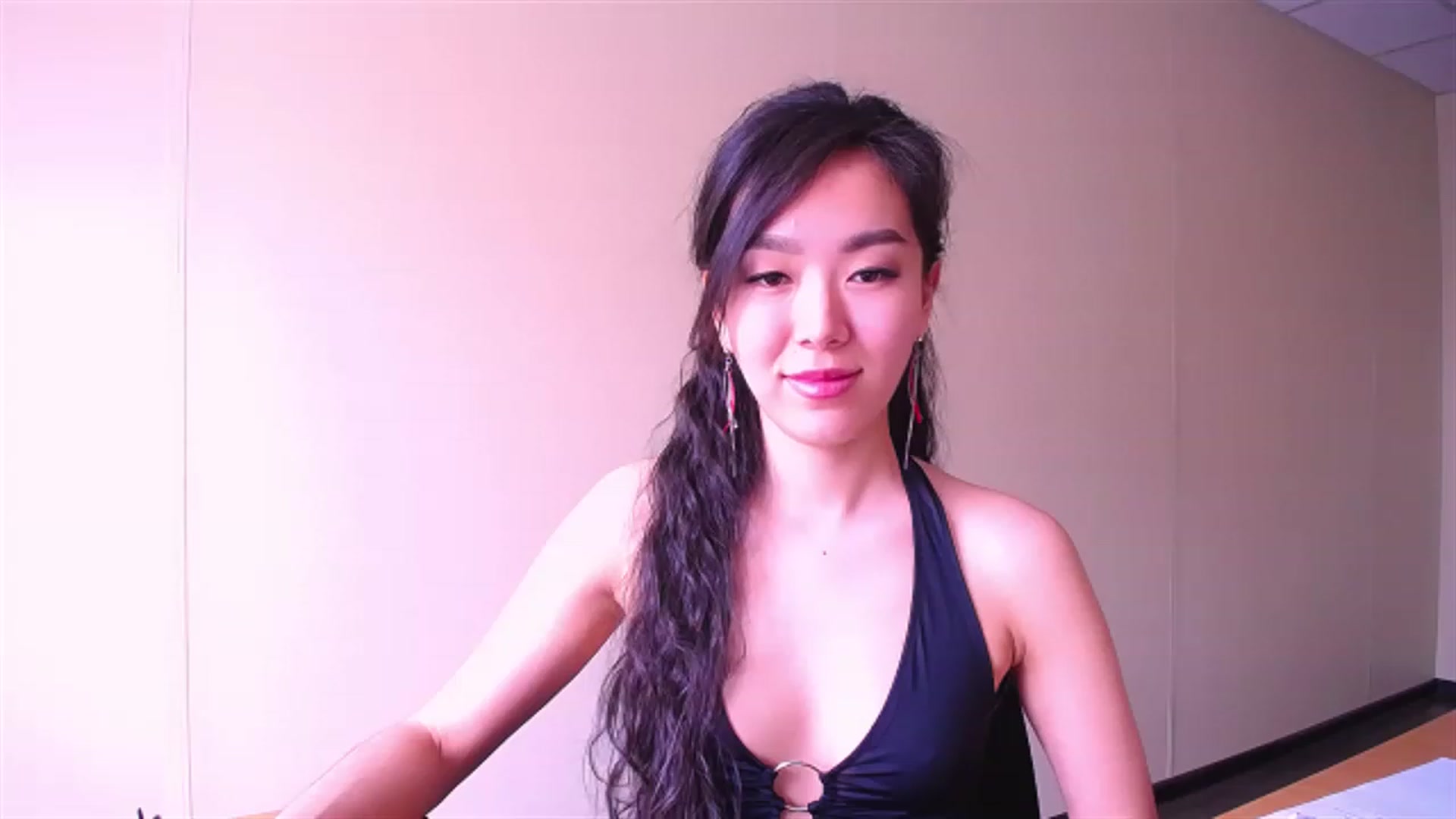Gallery image thumbnail from AlwayssSmile's myfreecams stream on, 03/29/2023, 07:31 image 4 of 20