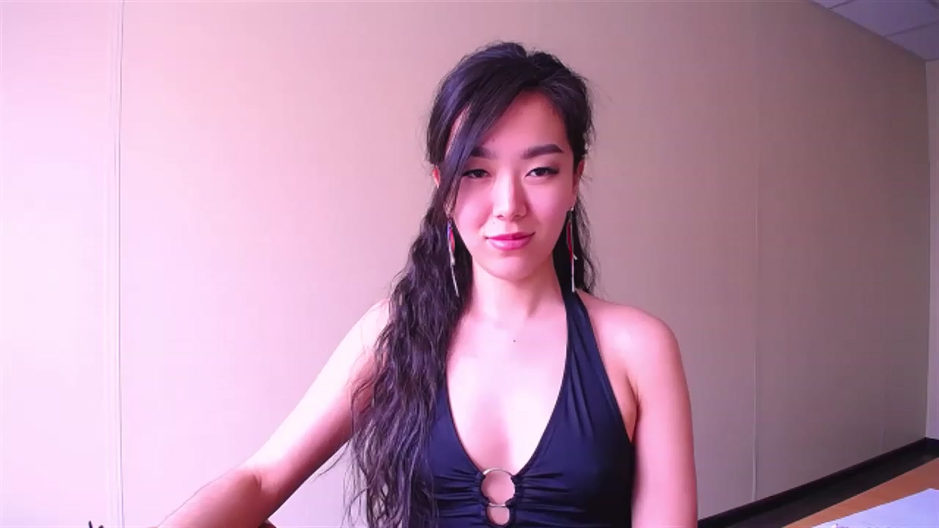 Gallery image thumbnail from AlwayssSmile's myfreecams stream on, 03/29/2023, 07:31 image 12 of 20