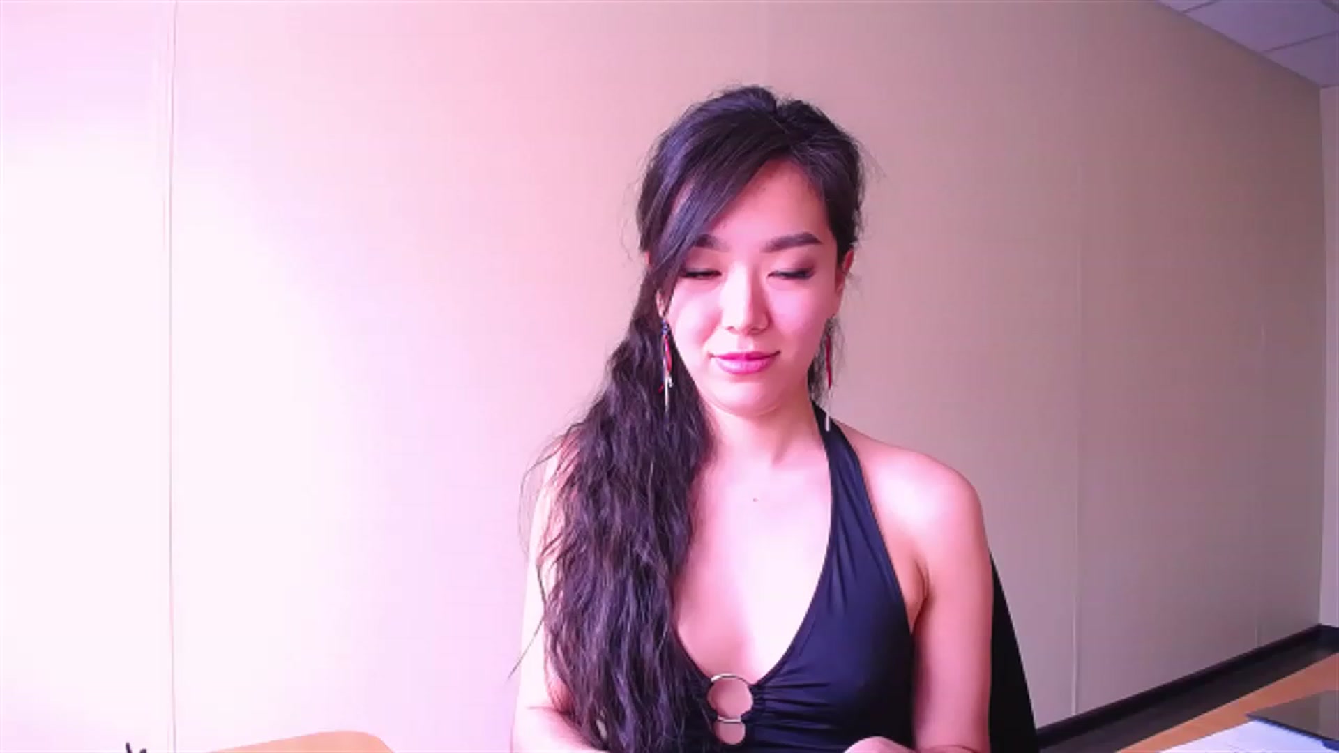 Gallery image thumbnail from AlwayssSmile's myfreecams stream on, 03/29/2023, 07:56 image 3 of 20