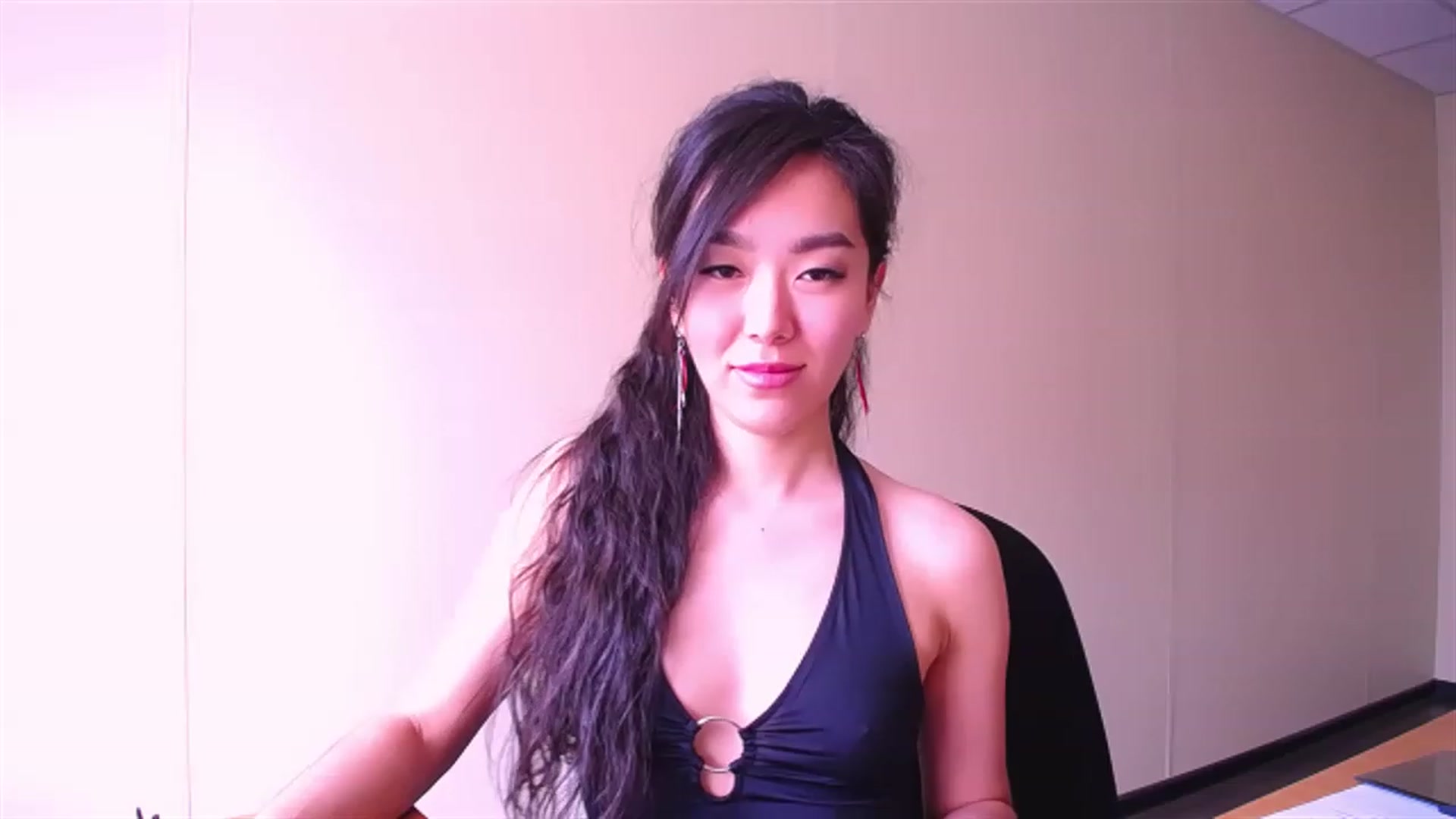 Gallery image thumbnail from AlwayssSmile's myfreecams stream on, 03/29/2023, 07:56 image 7 of 20