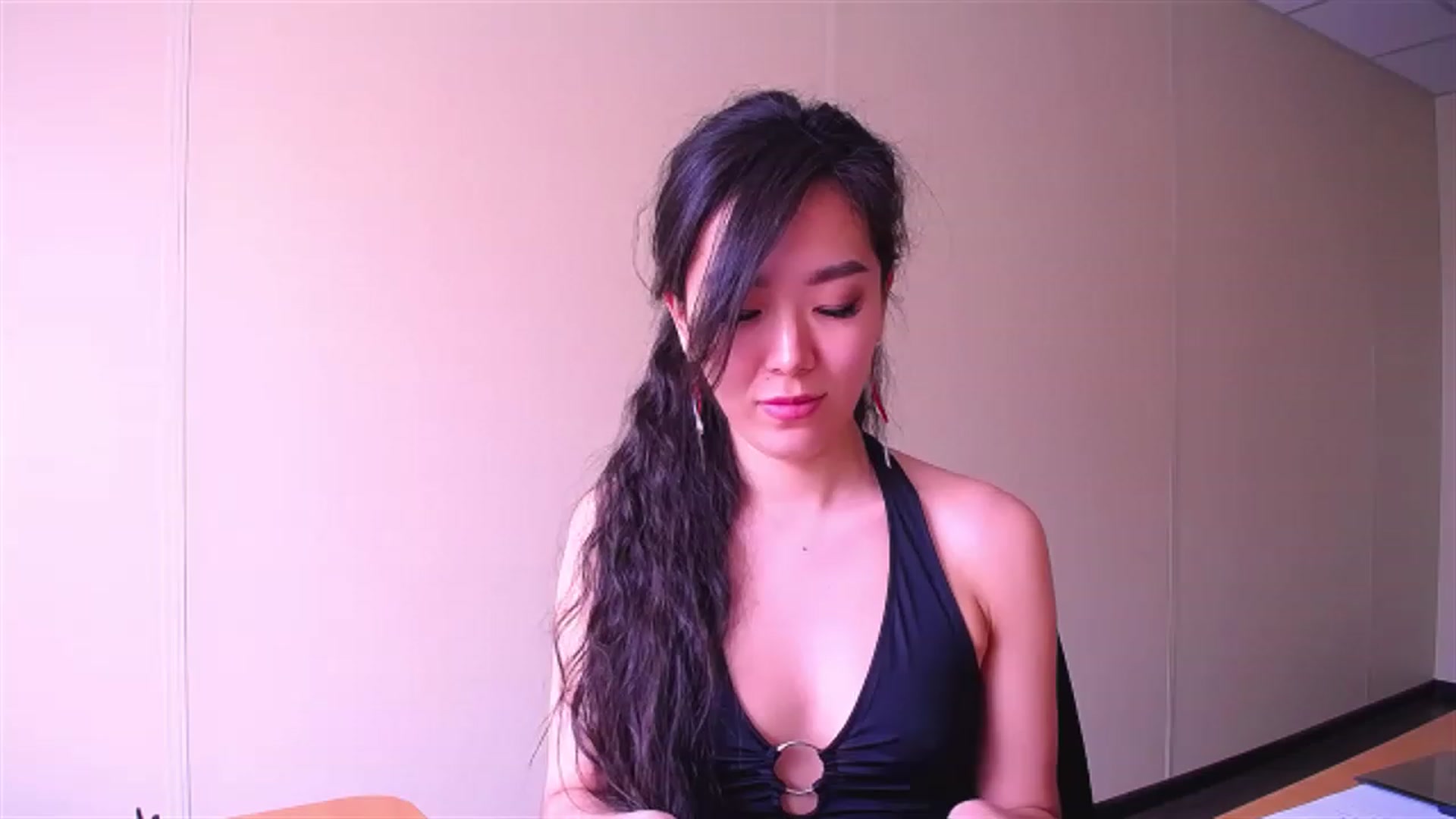Gallery image thumbnail from AlwayssSmile's myfreecams stream on, 03/29/2023, 07:56 image 16 of 20