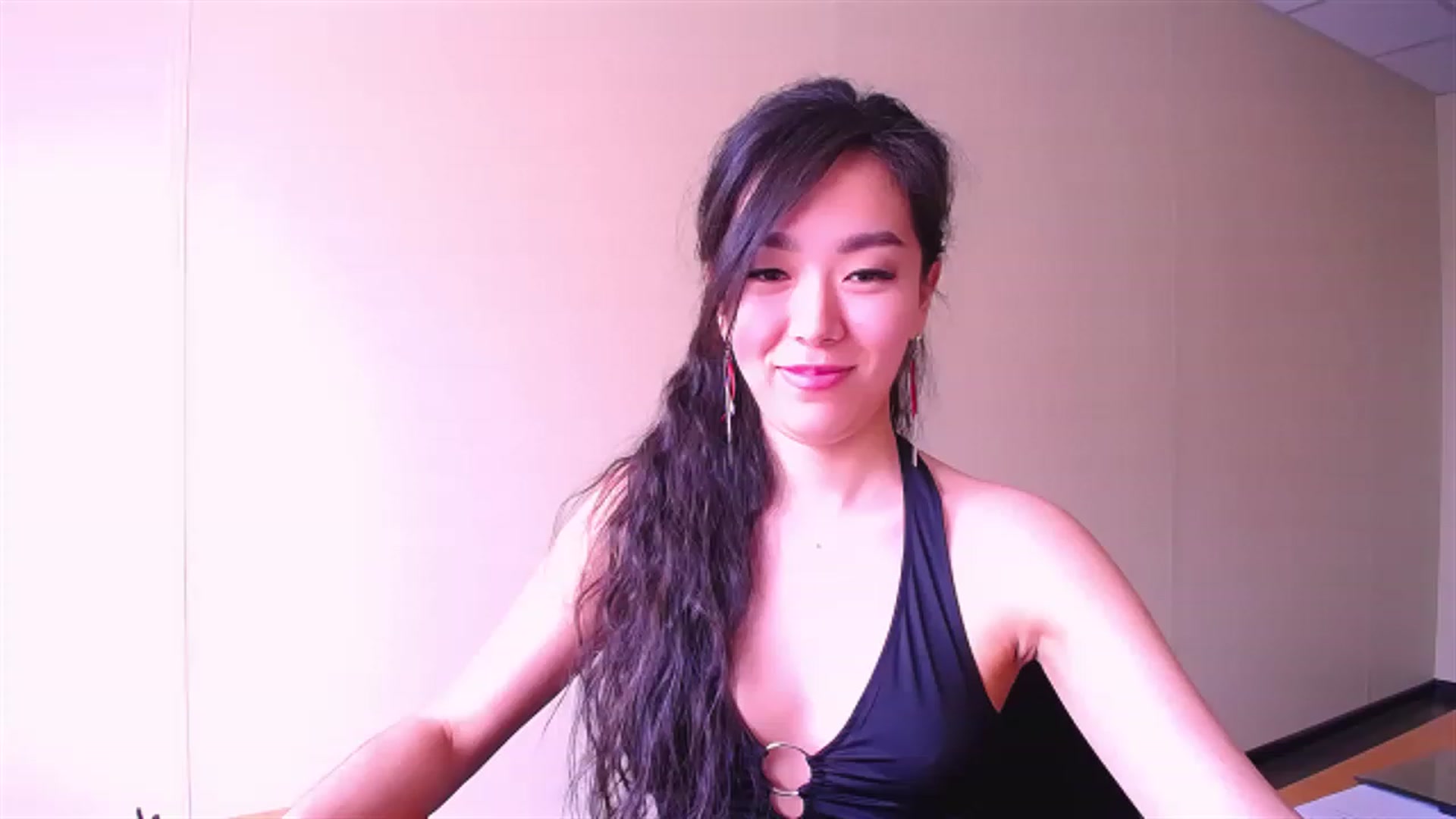 Gallery image thumbnail from AlwayssSmile's myfreecams stream on, 03/29/2023, 07:56 image 4 of 20
