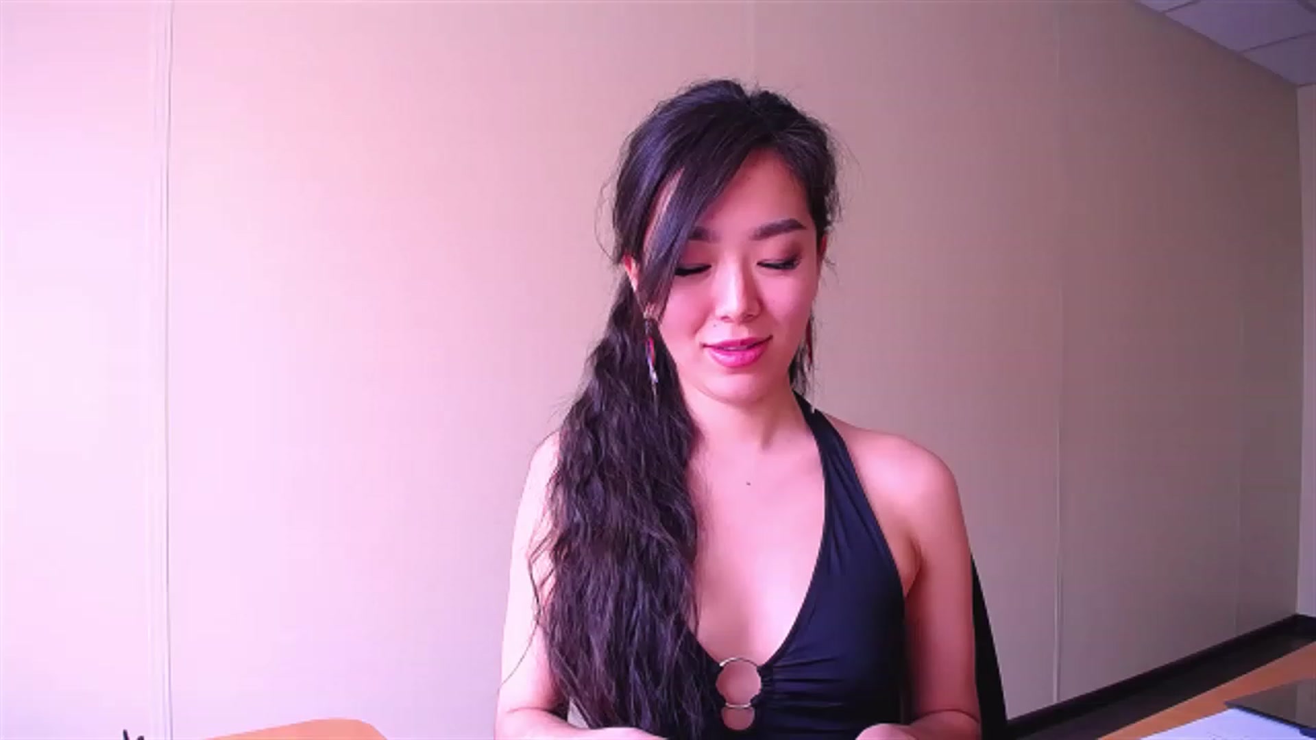 Gallery image thumbnail from AlwayssSmile's myfreecams stream on, 03/29/2023, 07:56 image 17 of 20