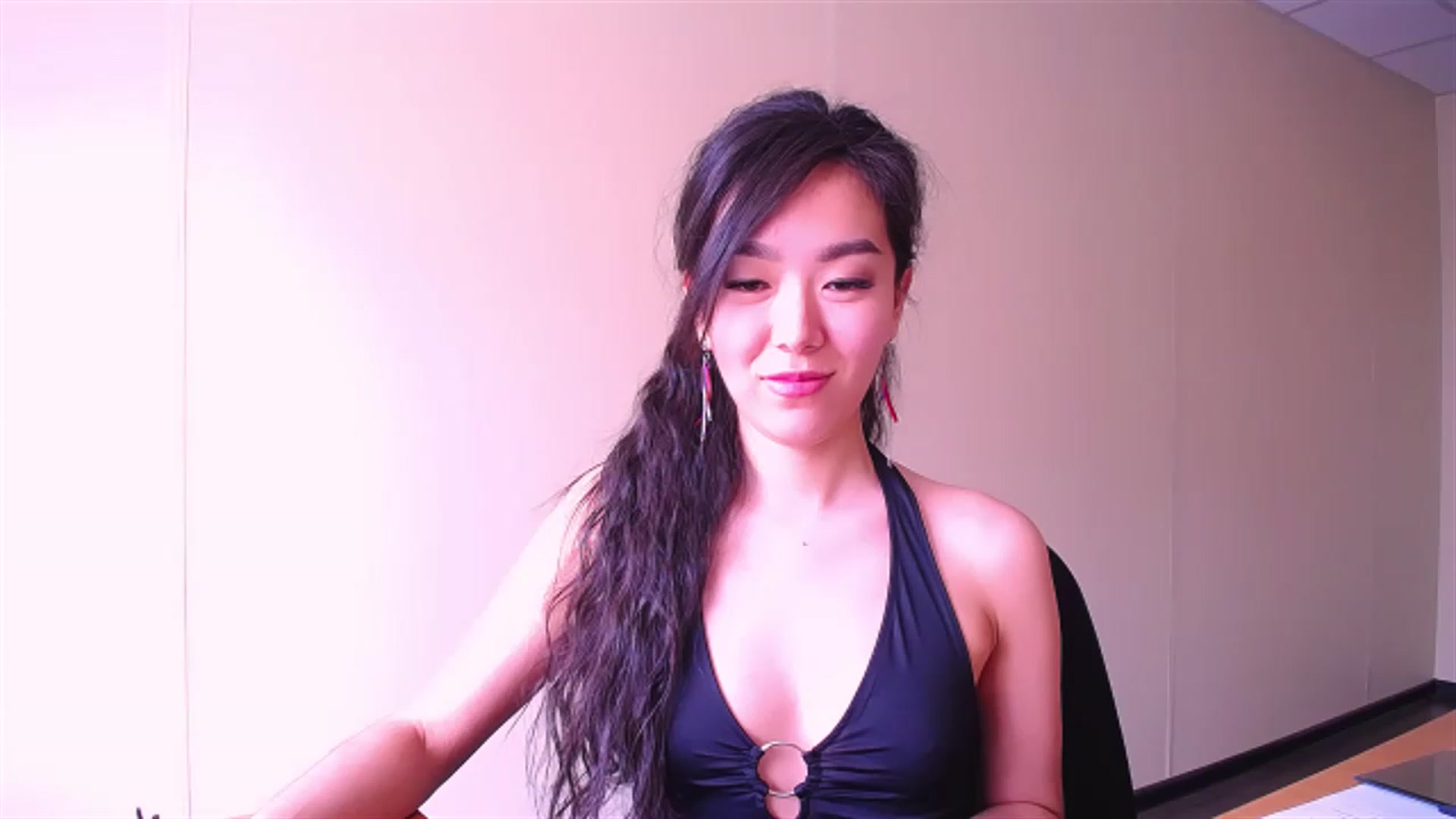 Gallery image thumbnail from AlwayssSmile's myfreecams stream on, 03/29/2023, 07:56 image 6 of 20