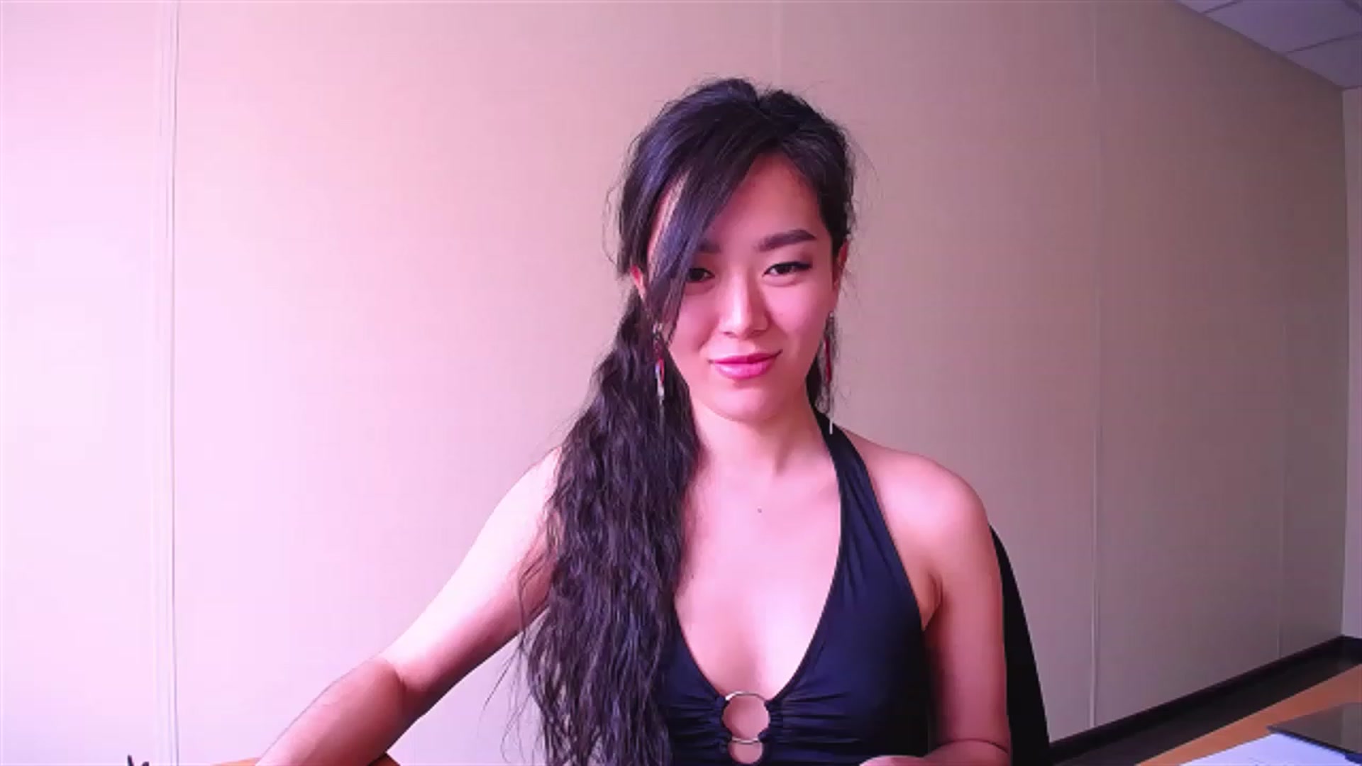 Gallery image thumbnail from AlwayssSmile's myfreecams stream on, 03/29/2023, 07:56 image 18 of 20