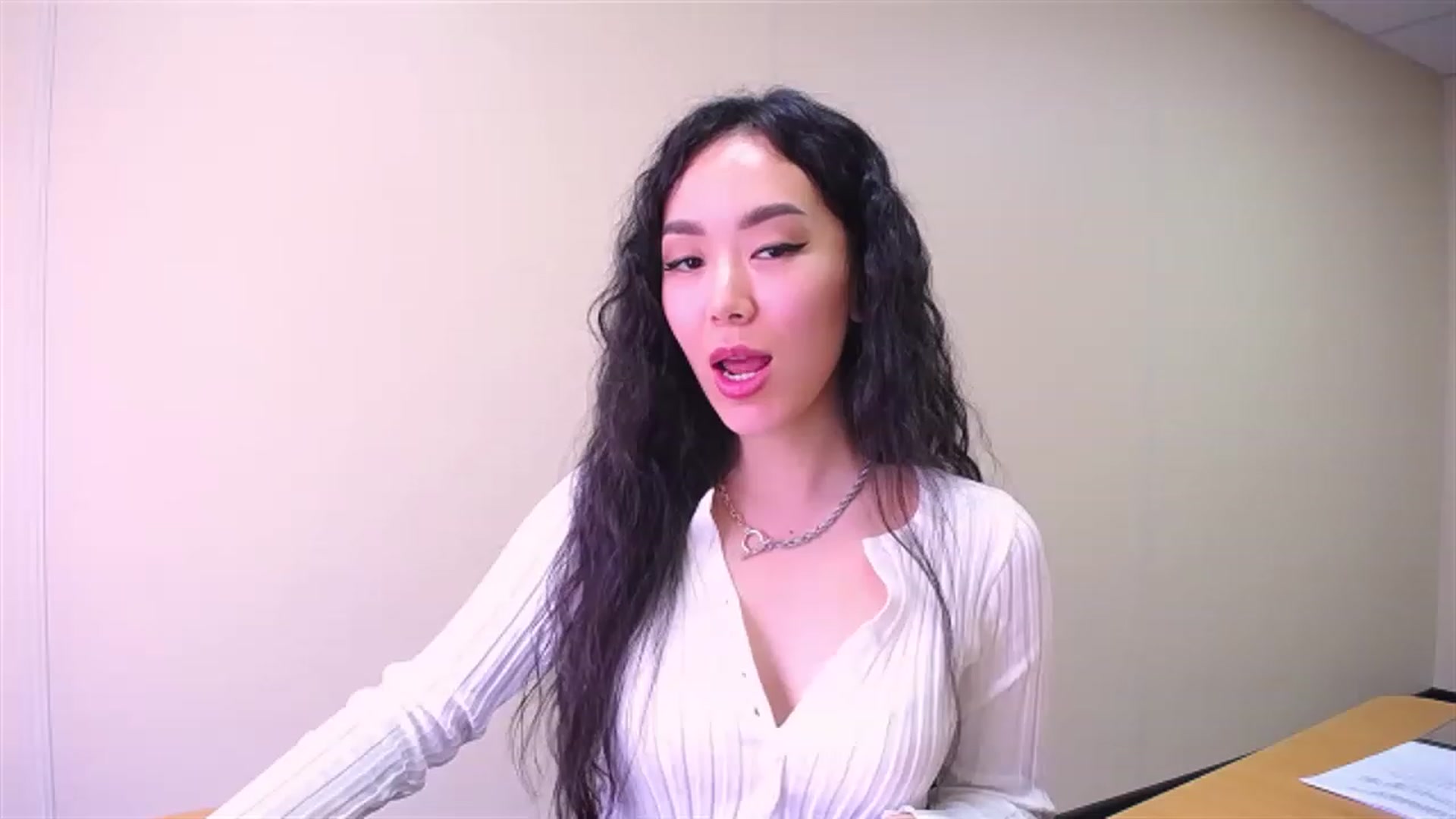 Gallery image thumbnail from AlwayssSmile's myfreecams stream on, 03/31/2023, 07:56 image 11 of 20