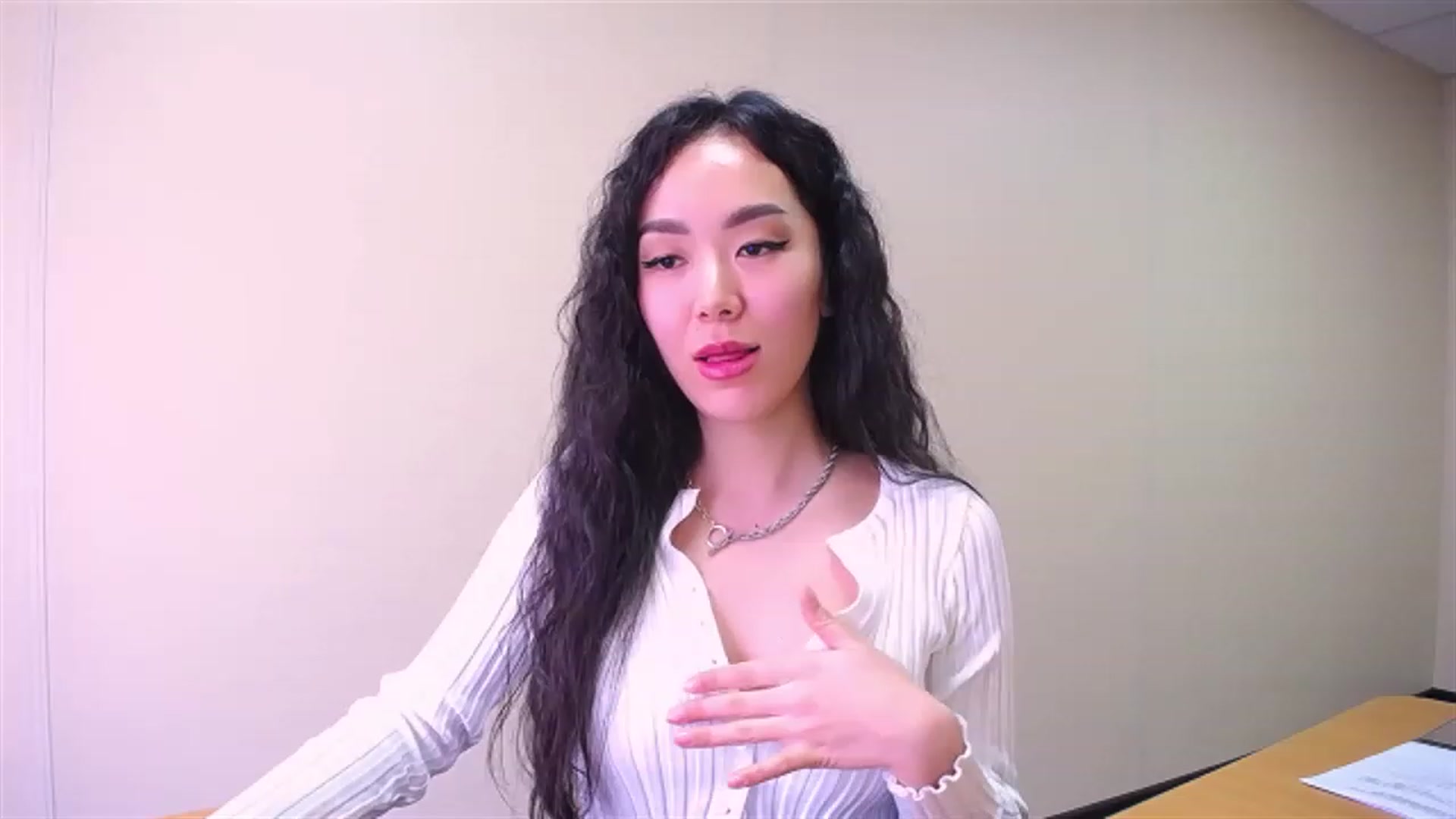 Gallery image thumbnail from AlwayssSmile's myfreecams stream on, 03/31/2023, 07:56 image 7 of 20