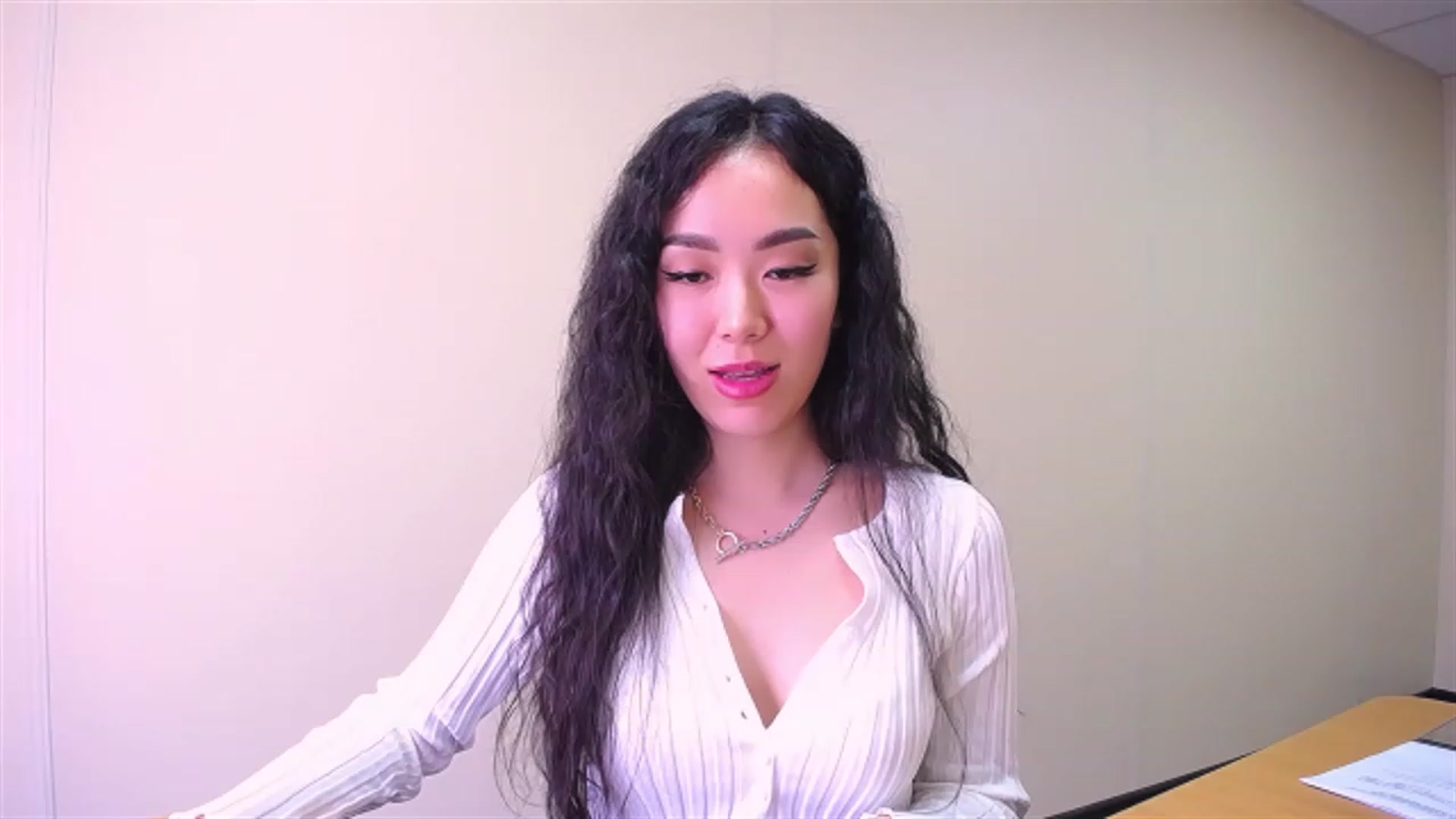 Gallery image thumbnail from AlwayssSmile's myfreecams stream on, 03/31/2023, 07:56 image 14 of 20