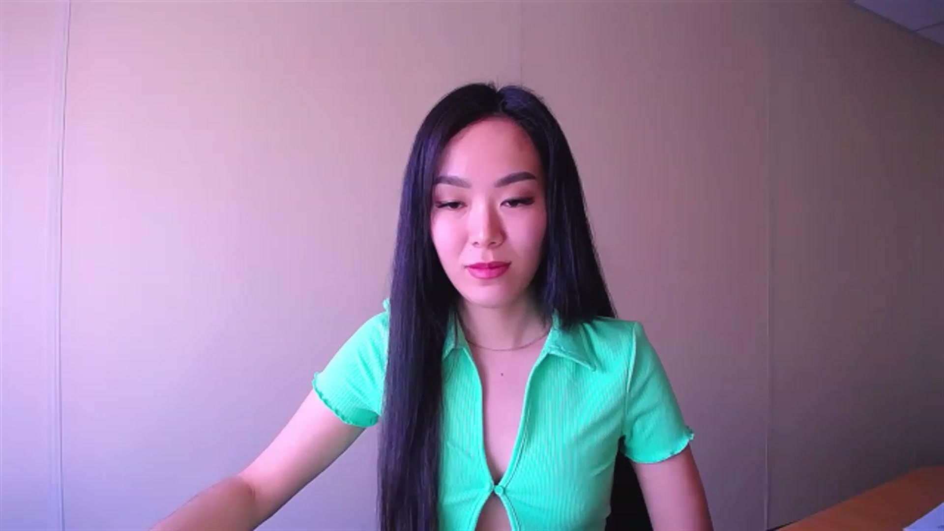 Gallery image thumbnail from AlwayssSmile's myfreecams stream on, 04/03/2023, 08:52 image 12 of 20
