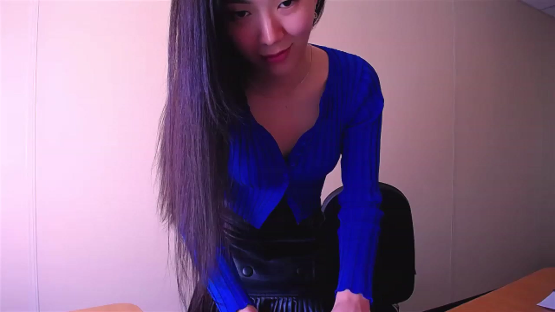 Gallery image thumbnail from AlwayssSmile's myfreecams stream on, 04/04/2023, 07:18 image 2 of 20