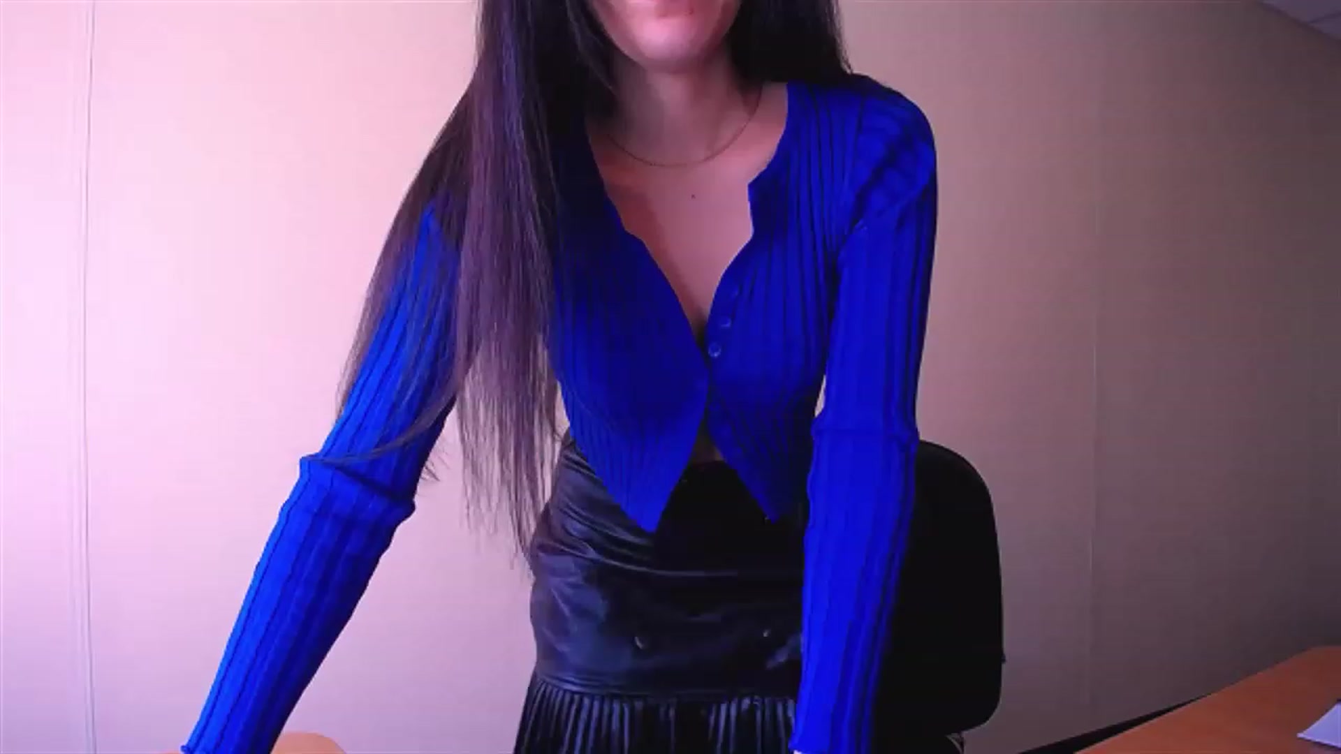 Gallery image thumbnail from AlwayssSmile's myfreecams stream on, 04/04/2023, 07:18 image 5 of 20