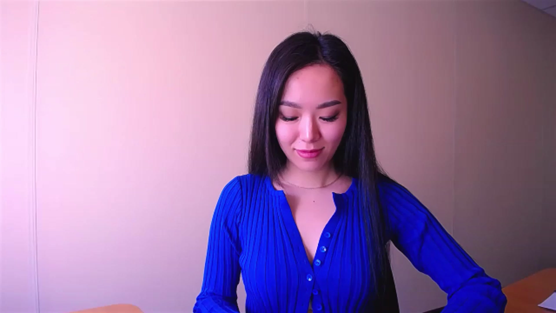 Gallery image thumbnail from AlwayssSmile's myfreecams stream on, 04/04/2023, 07:18 image 6 of 20