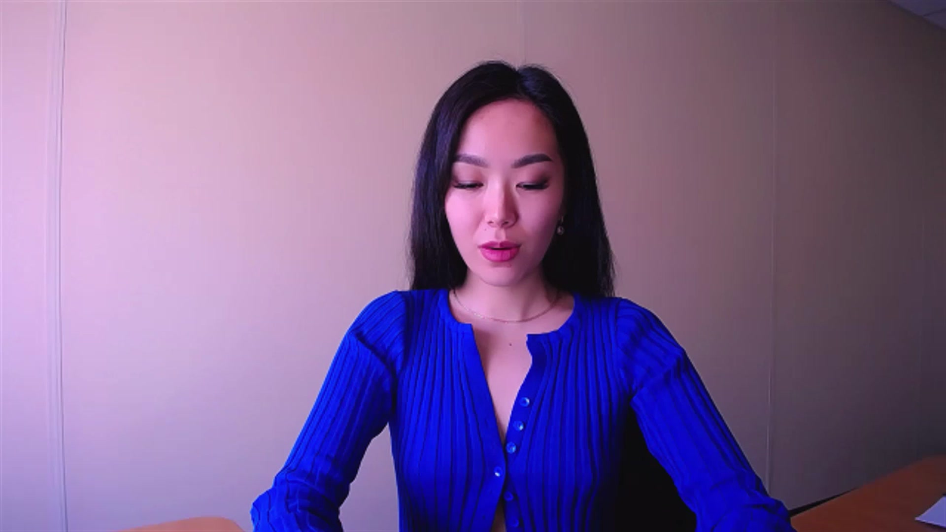 Gallery image thumbnail from AlwayssSmile's myfreecams stream on, 04/04/2023, 07:18 image 17 of 20