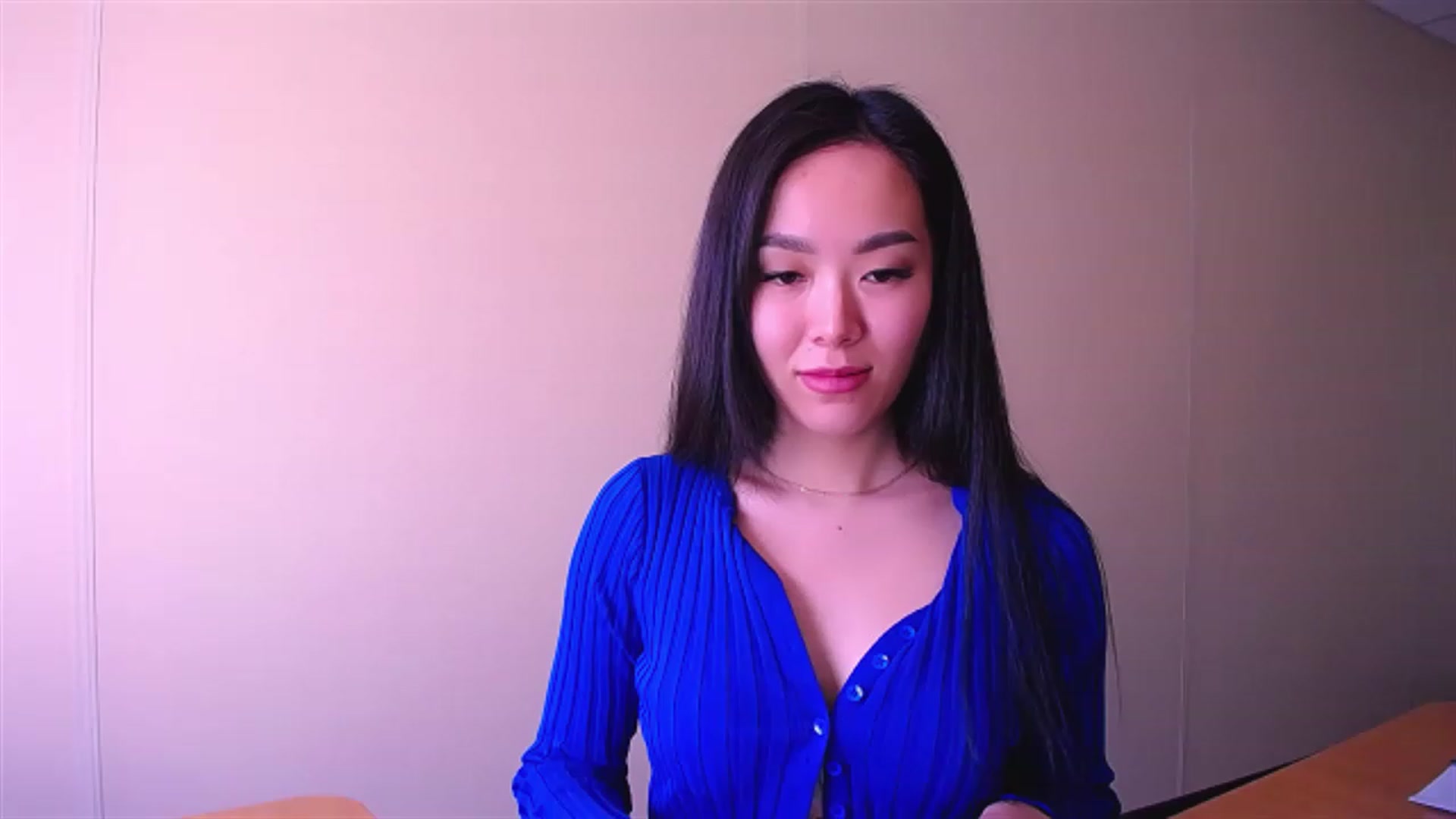 Gallery image thumbnail from AlwayssSmile's myfreecams stream on, 04/04/2023, 07:18 image 8 of 20