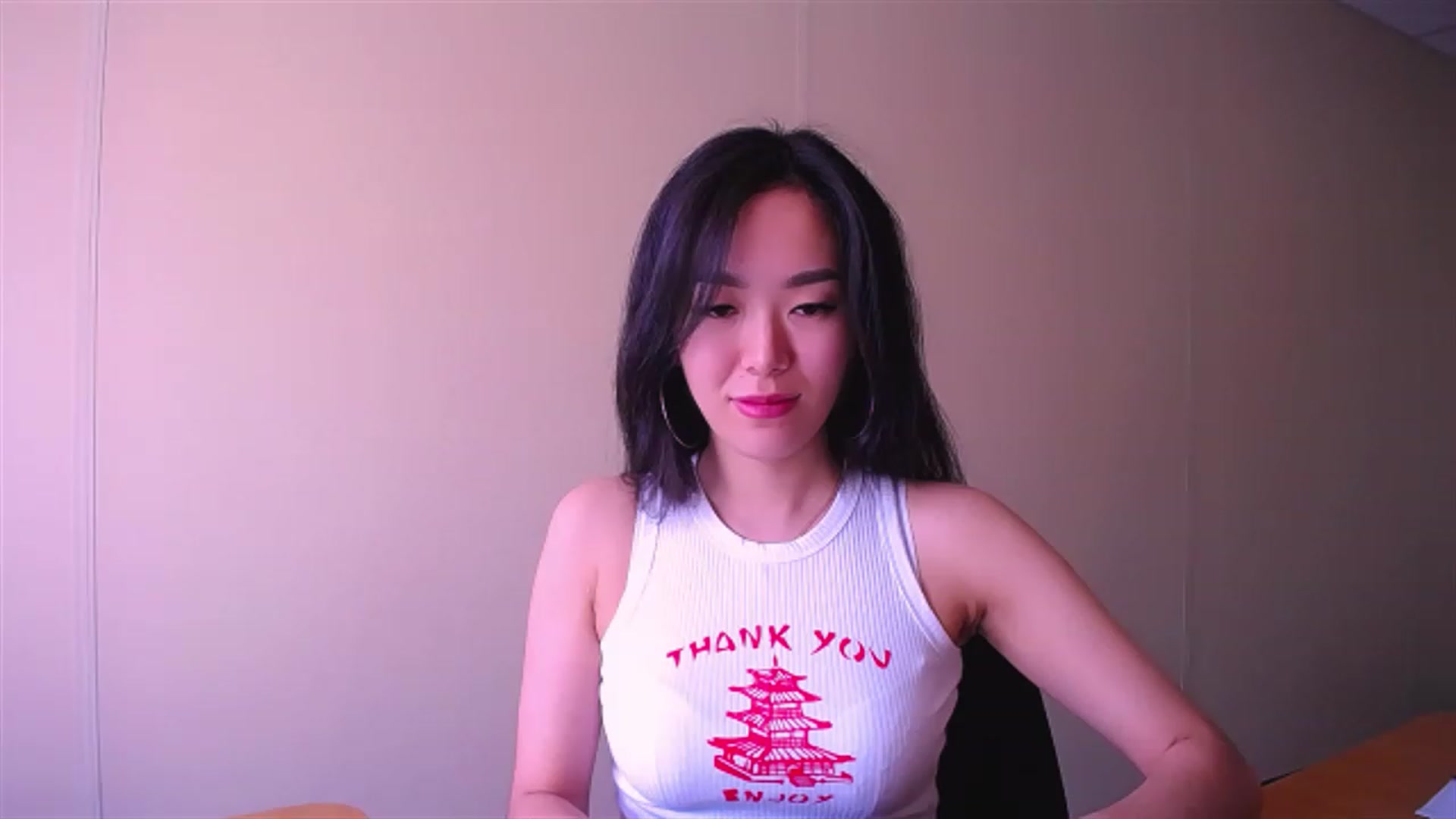 Gallery image thumbnail from AlwayssSmile's myfreecams stream on, 04/06/2023, 07:18 image 13 of 20