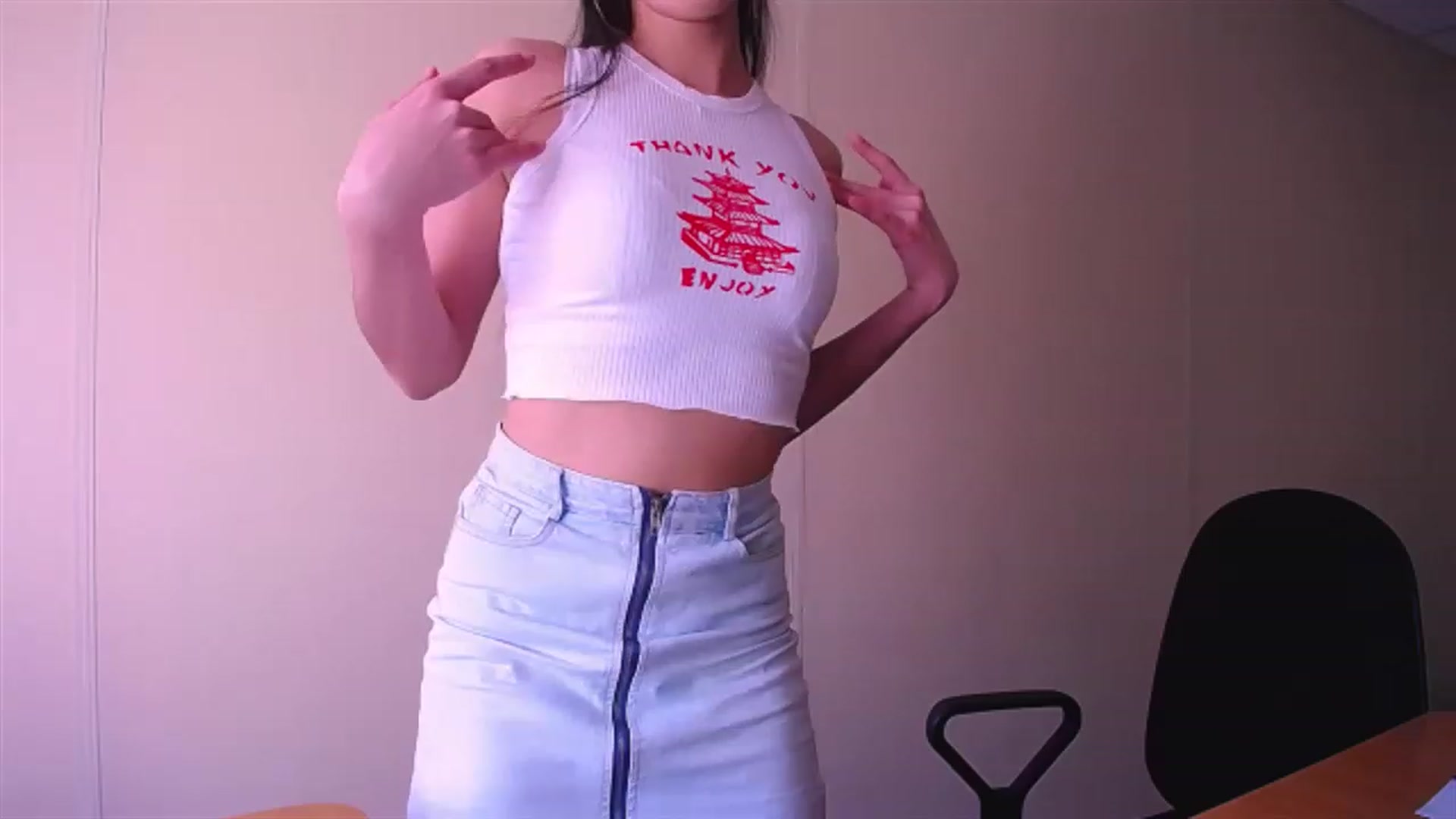 Gallery image thumbnail from AlwayssSmile's myfreecams stream on, 04/06/2023, 07:18 image 6 of 20