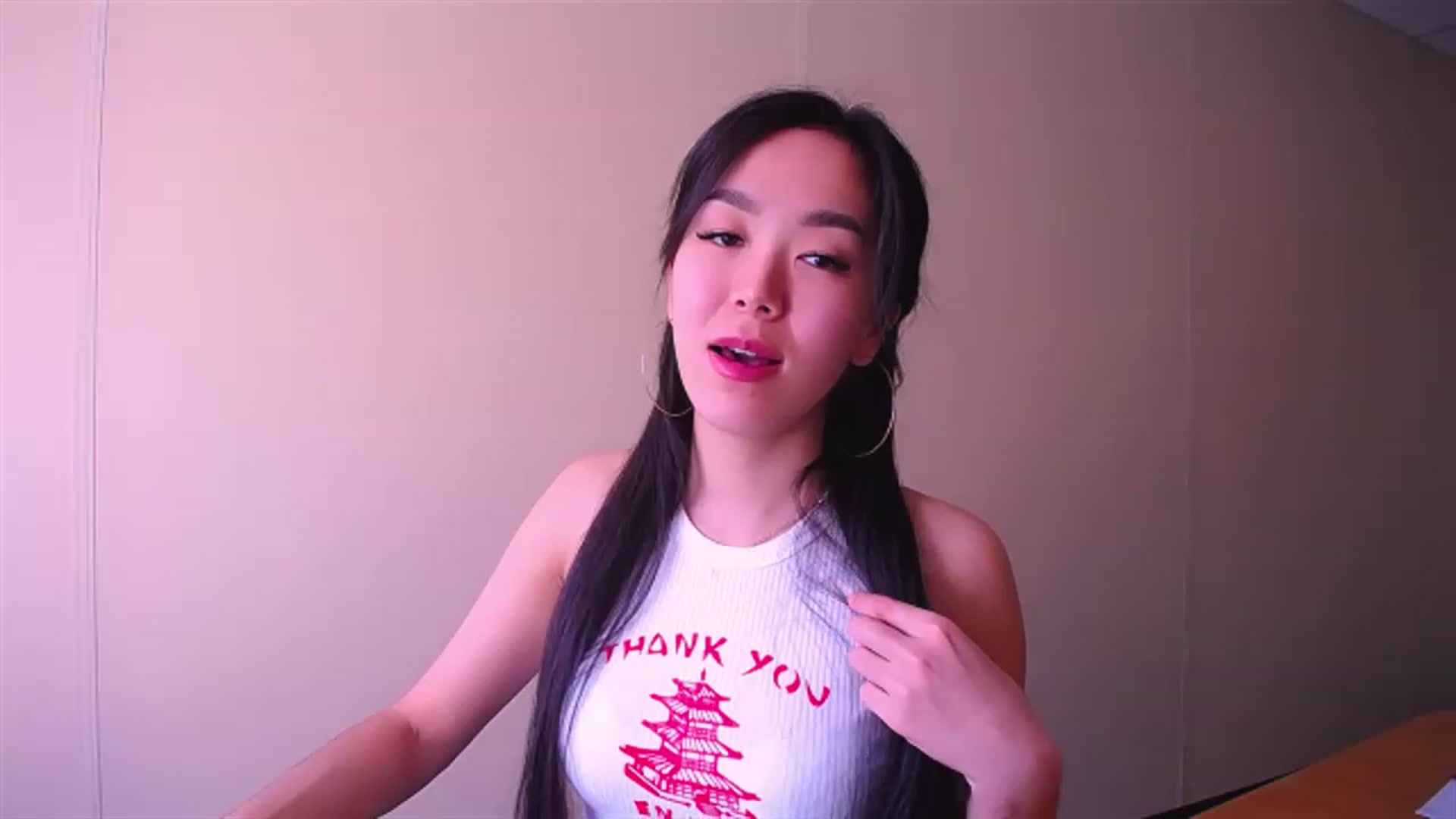 Gallery image thumbnail from AlwayssSmile's myfreecams stream on, 04/06/2023, 07:18 image 2 of 20
