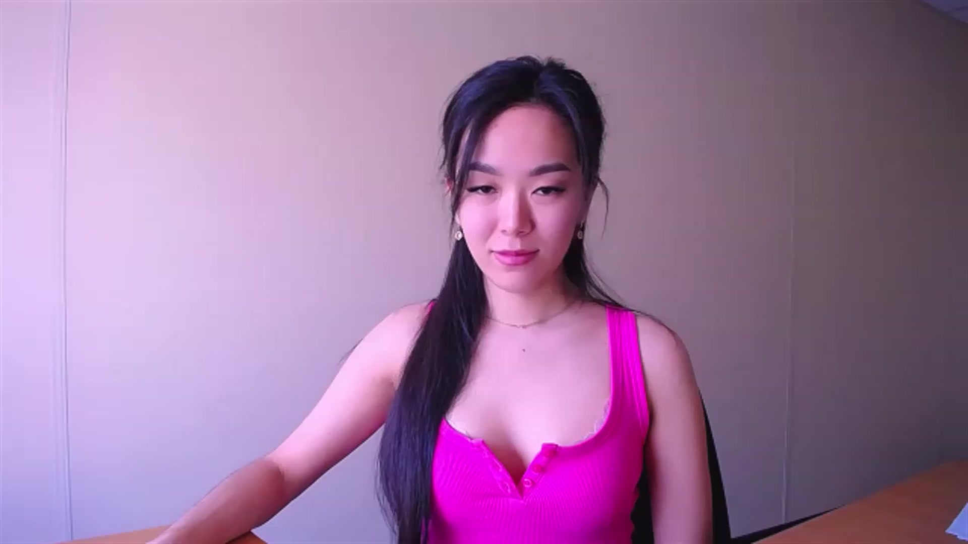Gallery image thumbnail from AlwayssSmile's myfreecams stream on, 04/07/2023, 07:16 image 18 of 20