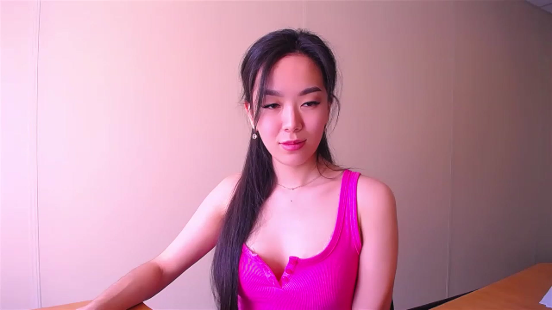 Gallery image thumbnail from AlwayssSmile's myfreecams stream on, 04/07/2023, 07:16 image 10 of 20