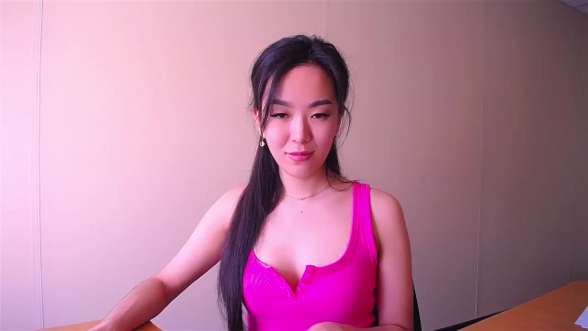 Gallery image thumbnail from AlwayssSmile's myfreecams stream on, 04/07/2023, 07:16 image 11 of 20
