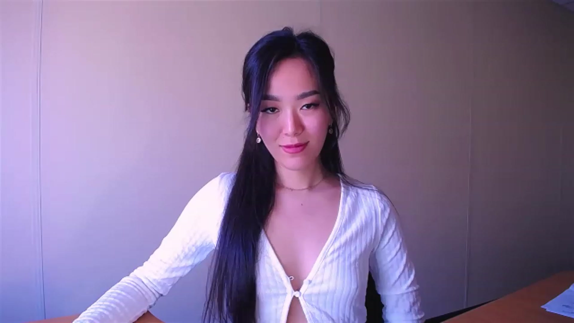 Gallery image thumbnail from AlwayssSmile's myfreecams stream on, 04/10/2023, 08:30 image 7 of 20