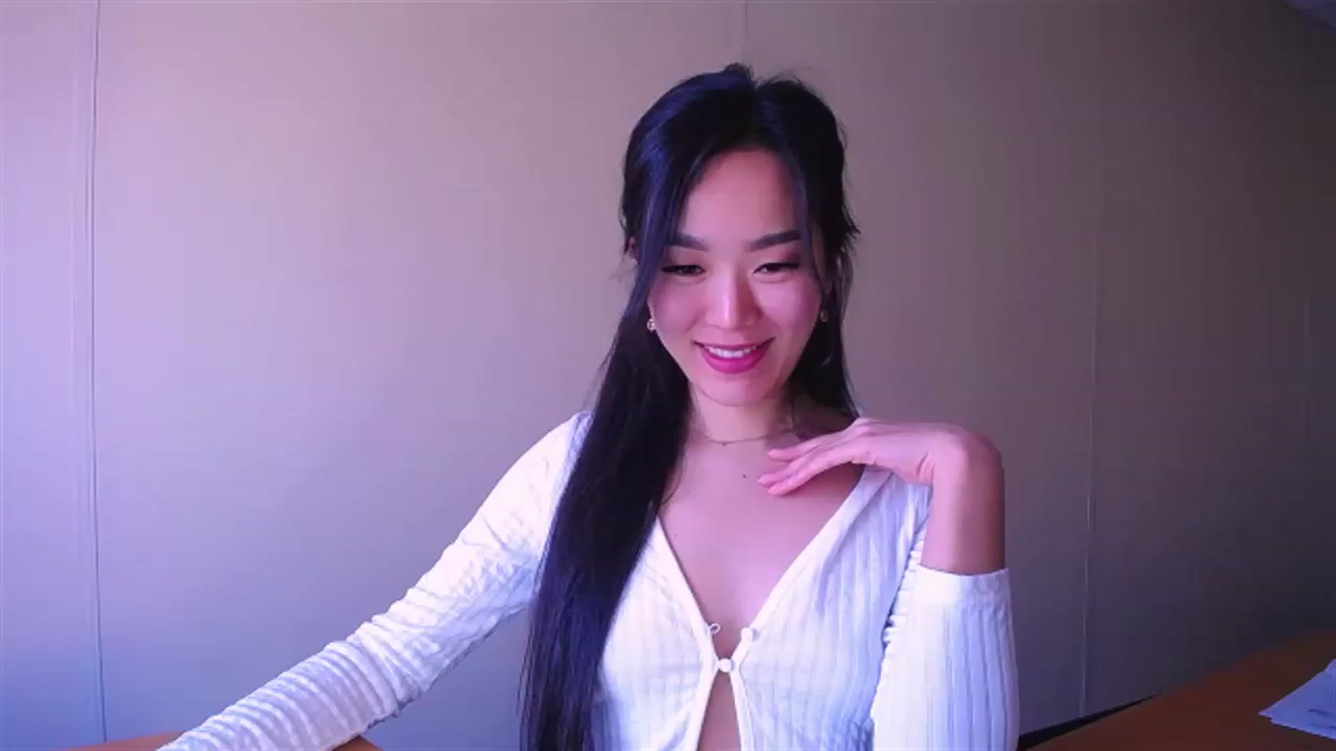 Gallery image thumbnail from AlwayssSmile's myfreecams stream on, 04/10/2023, 08:30 image 3 of 20