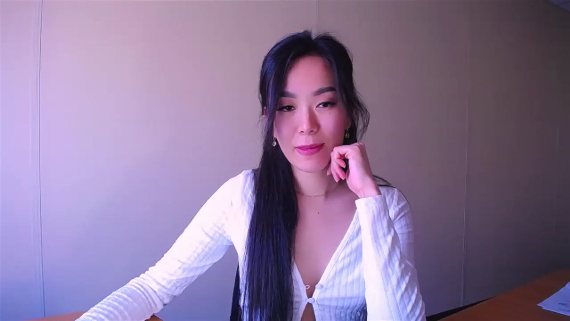 Gallery image thumbnail from AlwayssSmile's myfreecams stream on, 04/10/2023, 08:30 image 16 of 20