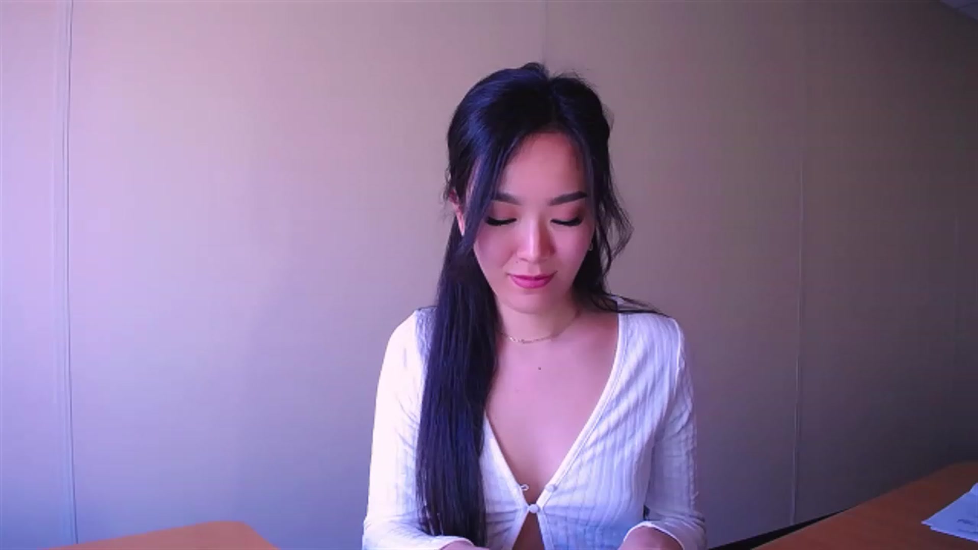 Gallery image thumbnail from AlwayssSmile's myfreecams stream on, 04/10/2023, 08:30 image 20 of 20