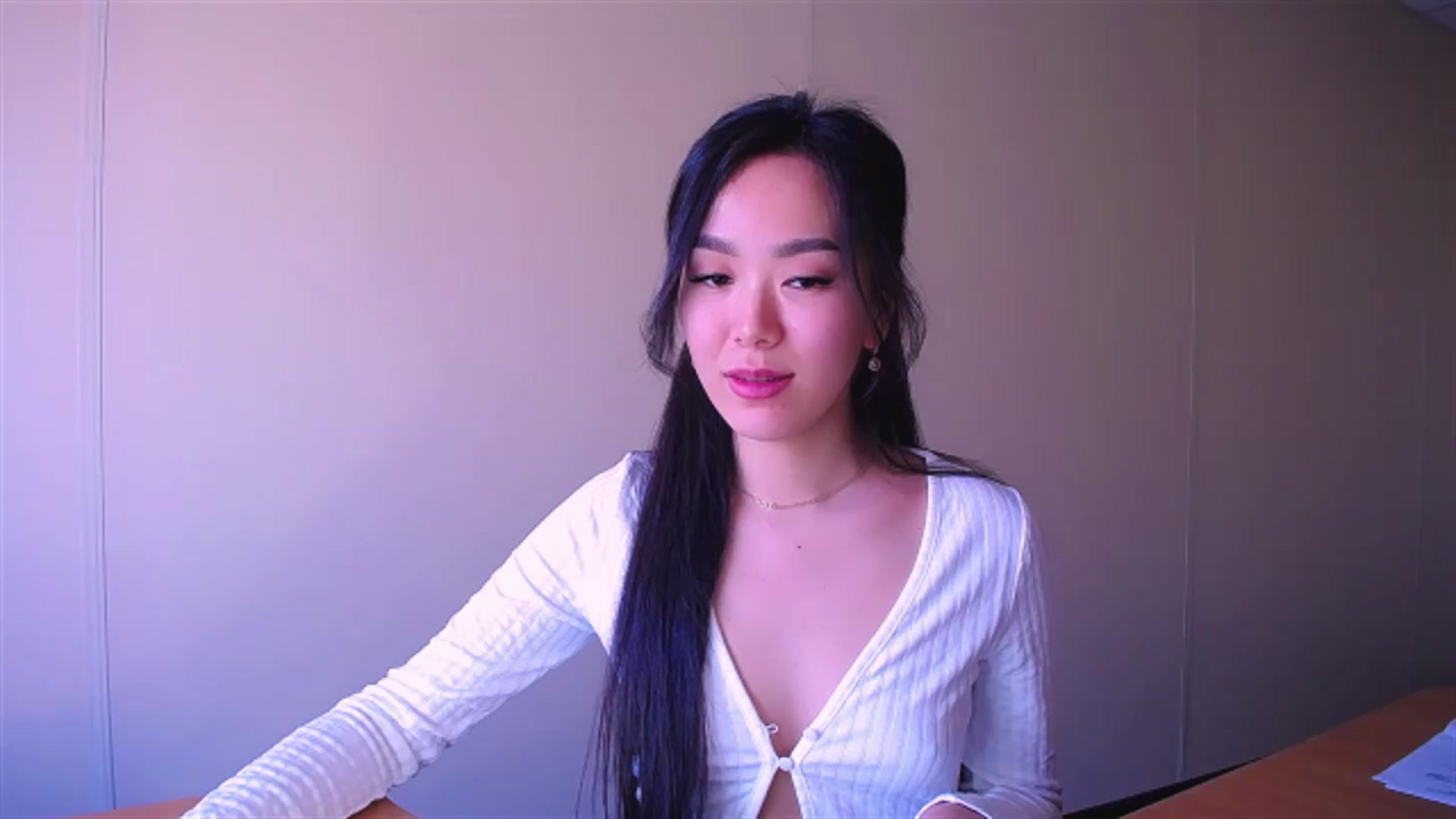 Gallery image thumbnail from AlwayssSmile's myfreecams stream on, 04/10/2023, 08:30 image 19 of 20