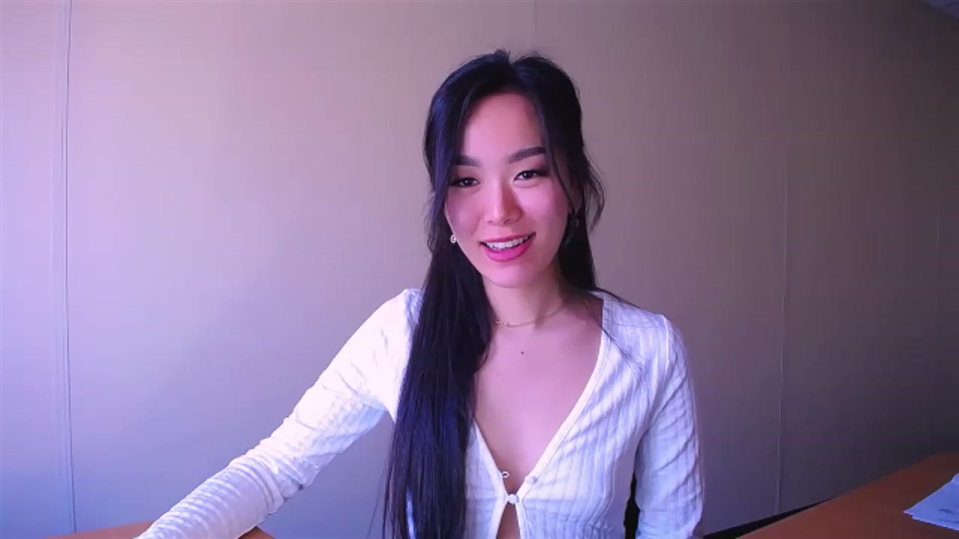 Gallery image thumbnail from AlwayssSmile's myfreecams stream on, 04/10/2023, 08:30 image 10 of 20