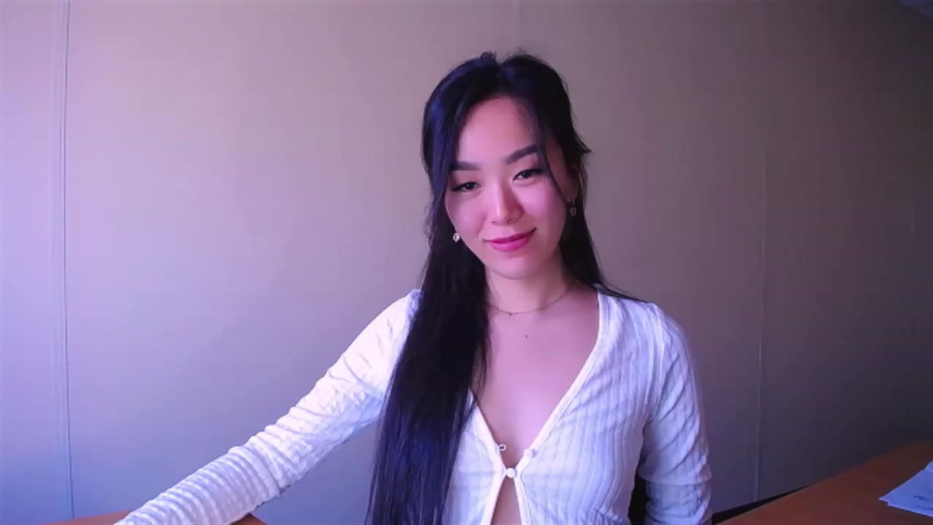 Gallery image thumbnail from AlwayssSmile's myfreecams stream on, 04/10/2023, 08:30 image 4 of 20