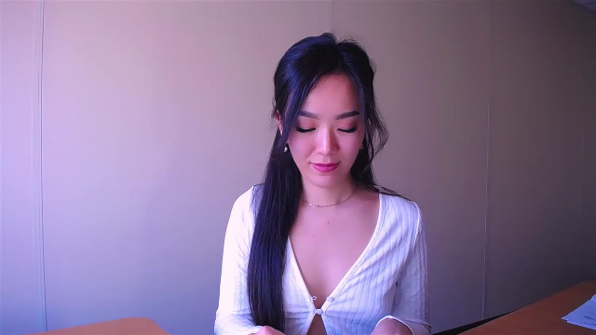 Gallery image thumbnail from AlwayssSmile's myfreecams stream on, 04/10/2023, 08:30 image 18 of 20