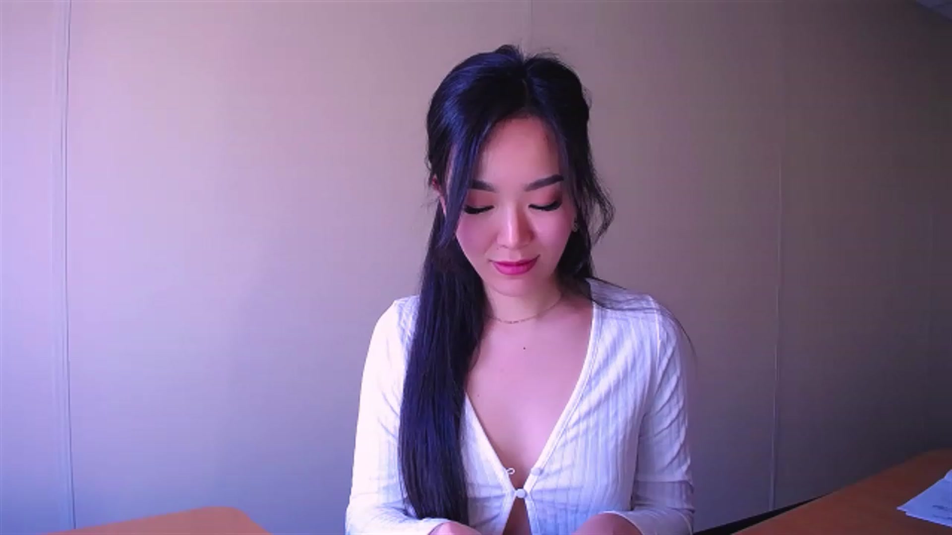 Gallery image thumbnail from AlwayssSmile's myfreecams stream on, 04/10/2023, 08:30 image 9 of 20