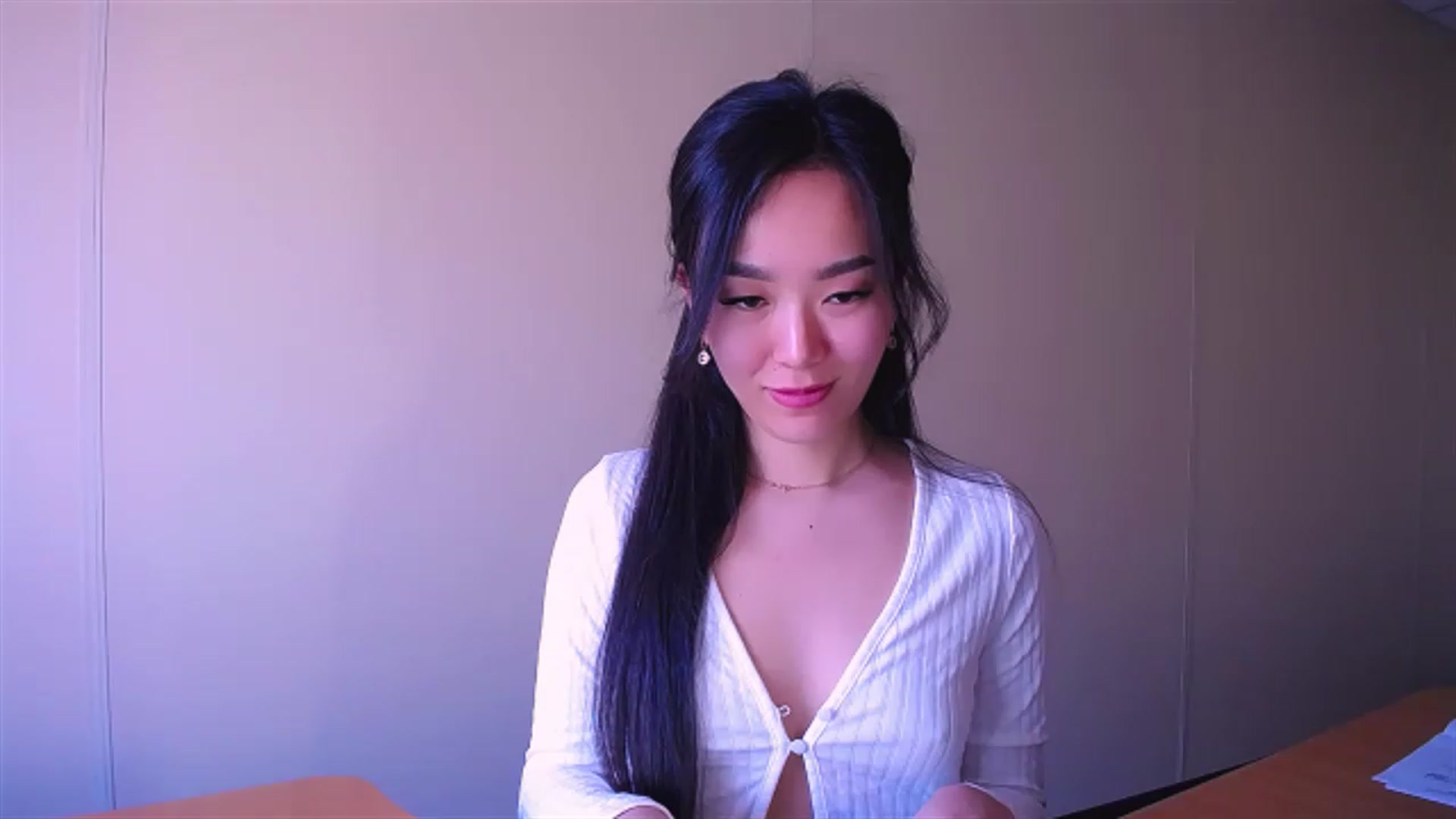 Gallery image thumbnail from AlwayssSmile's myfreecams stream on, 04/10/2023, 08:30 image 8 of 20