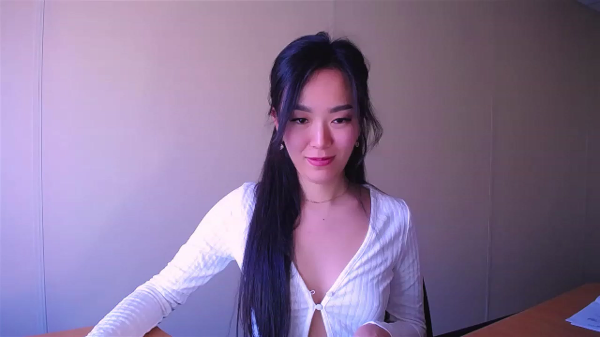 Gallery image thumbnail from AlwayssSmile's myfreecams stream on, 04/10/2023, 08:30 image 12 of 20
