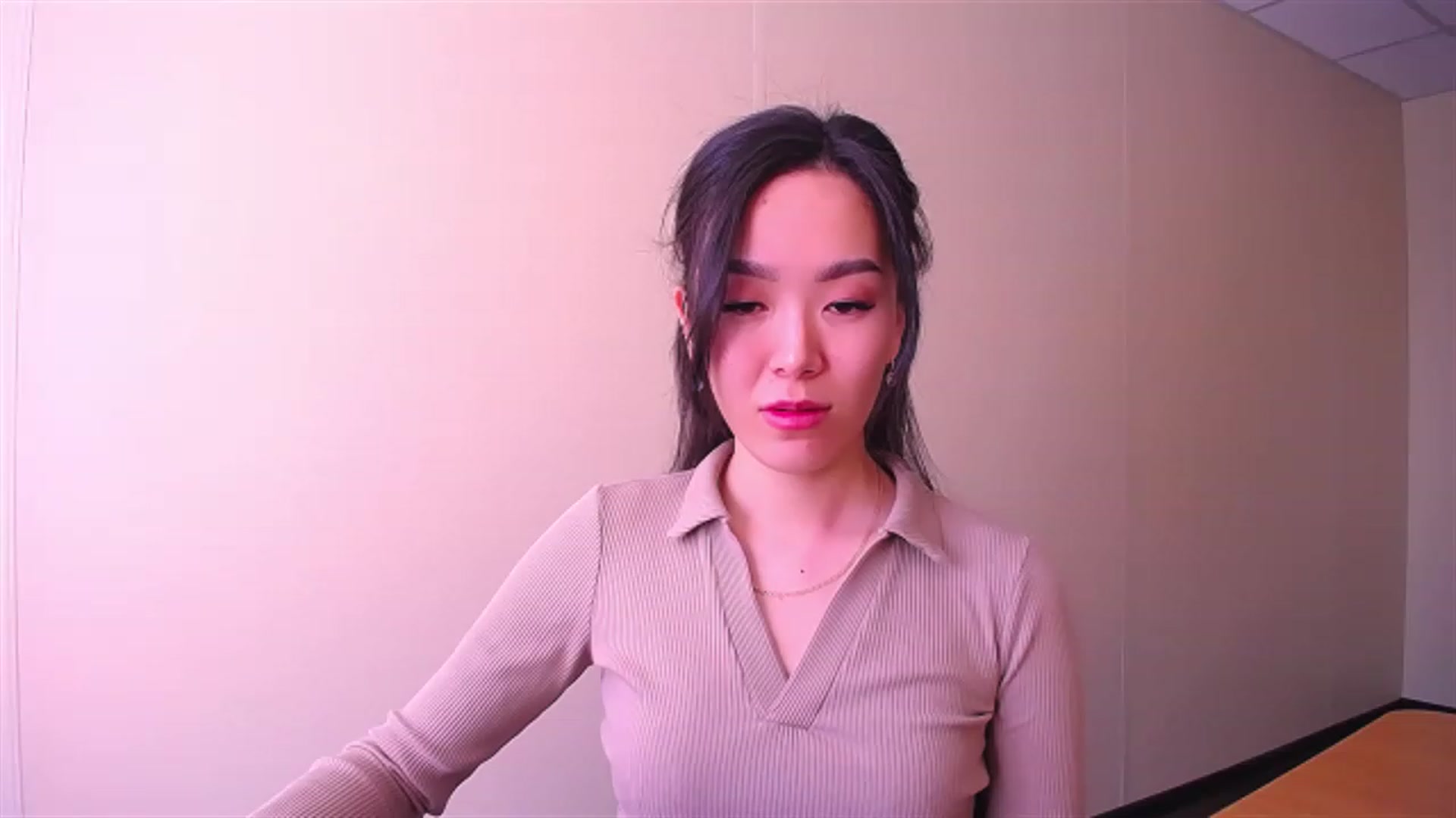 Gallery image thumbnail from AlwayssSmile's myfreecams stream on, 04/18/2023, 07:03 image 1 of 20