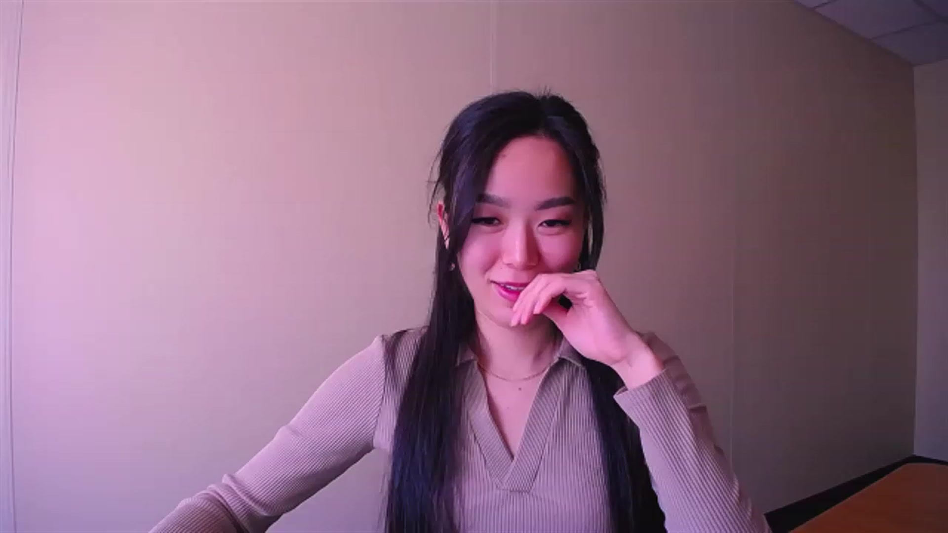 Gallery image thumbnail from AlwayssSmile's myfreecams stream on, 04/18/2023, 07:03 image 19 of 20
