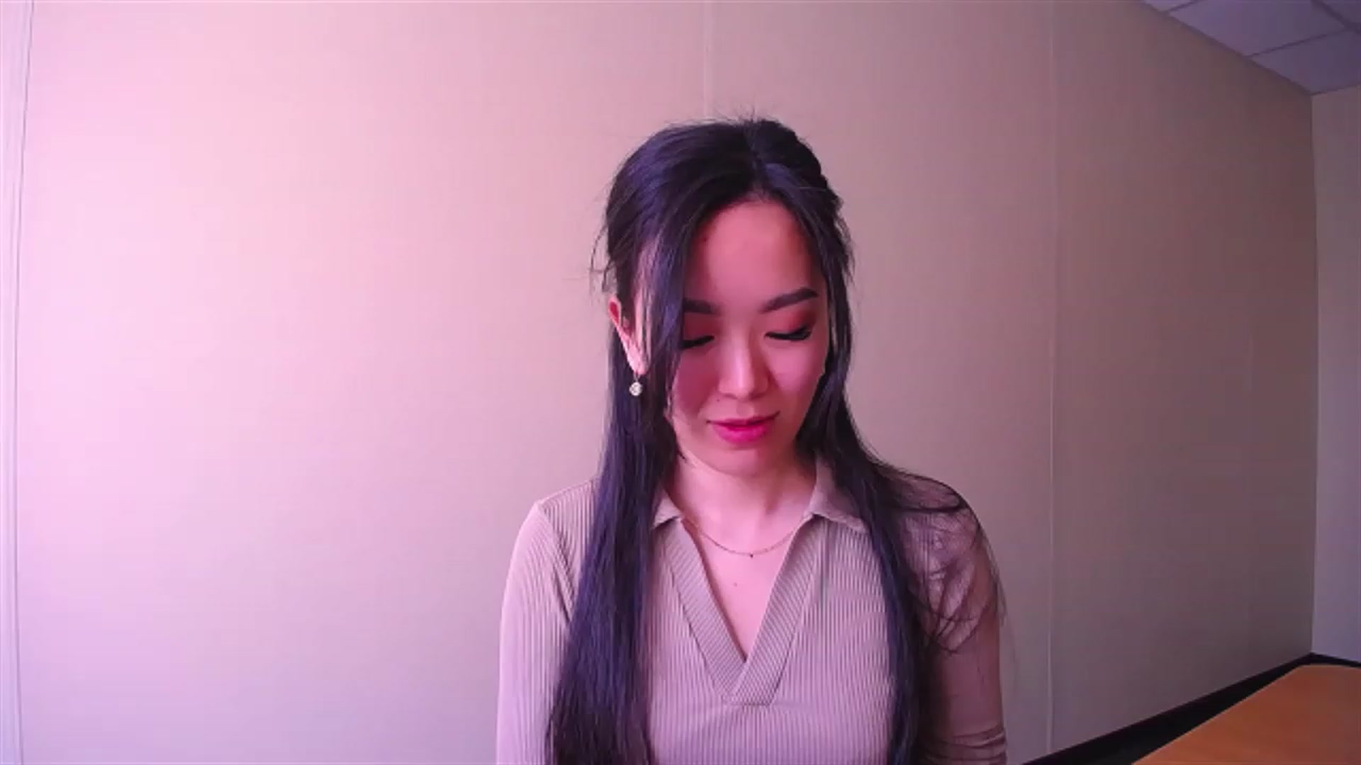 Gallery image thumbnail from AlwayssSmile's myfreecams stream on, 04/18/2023, 07:03 image 10 of 20
