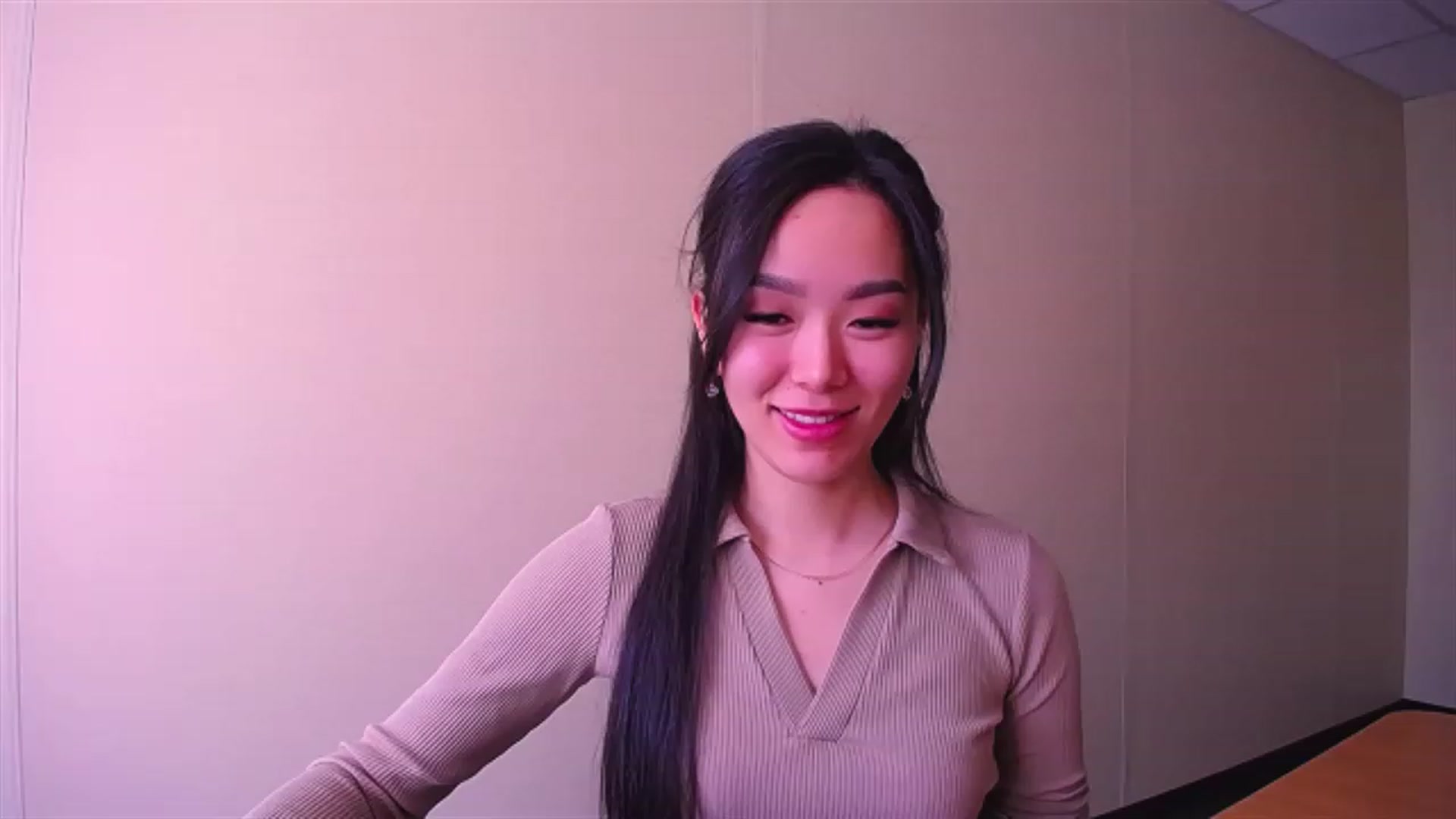Gallery image thumbnail from AlwayssSmile's myfreecams stream on, 04/18/2023, 07:03 image 9 of 20