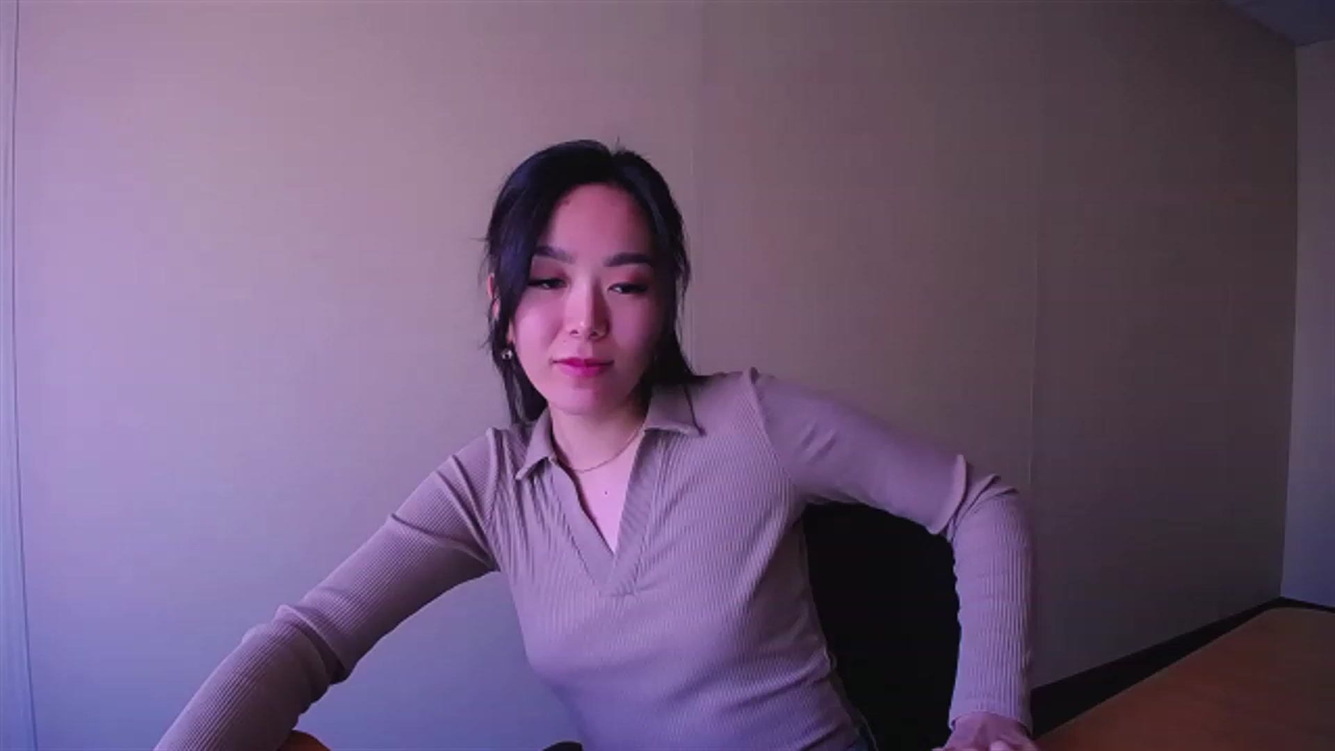 Gallery image thumbnail from AlwayssSmile's myfreecams stream on, 04/18/2023, 07:34 image 8 of 20