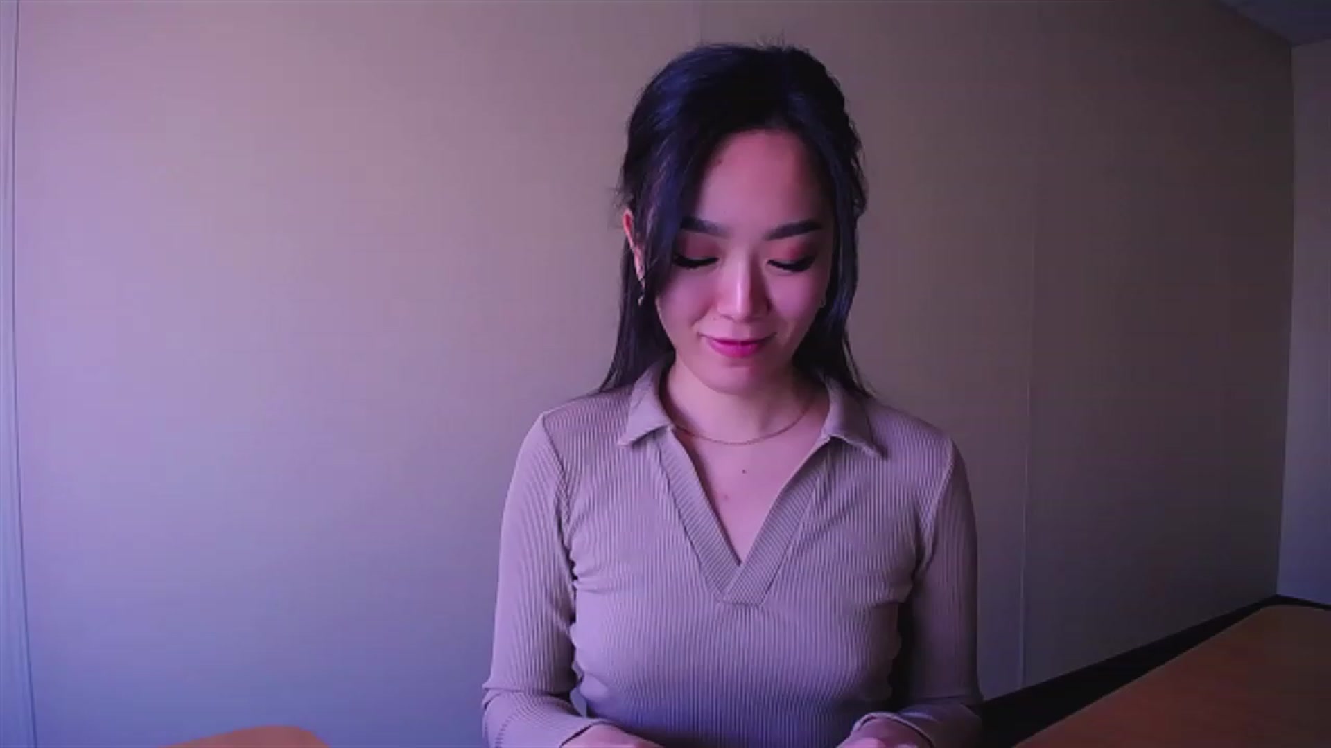 Gallery image thumbnail from AlwayssSmile's myfreecams stream on, 04/18/2023, 07:34 image 9 of 20