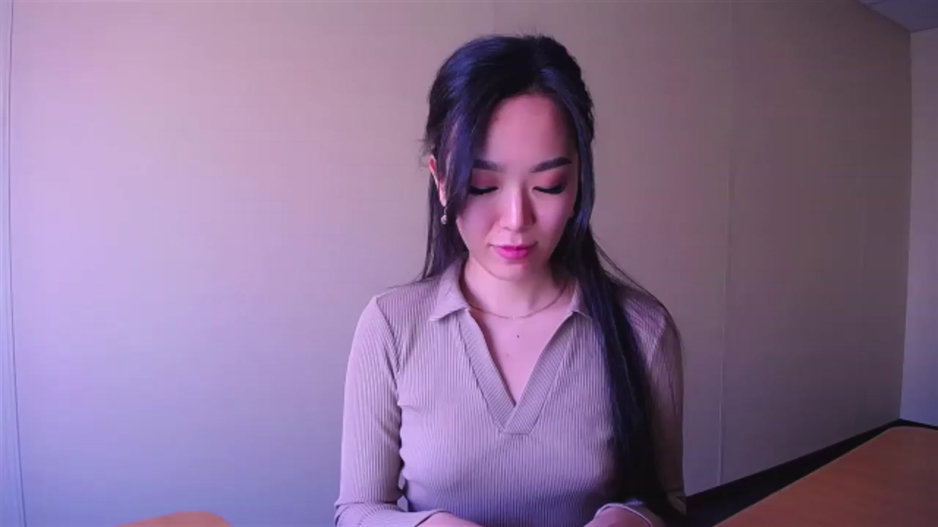 Gallery image thumbnail from AlwayssSmile's myfreecams stream on, 04/18/2023, 07:34 image 11 of 20