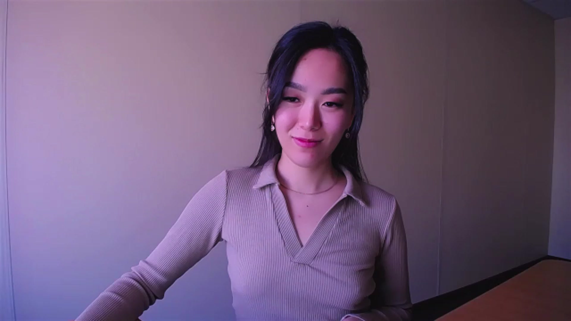 Gallery image thumbnail from AlwayssSmile's myfreecams stream on, 04/18/2023, 07:34 image 7 of 20