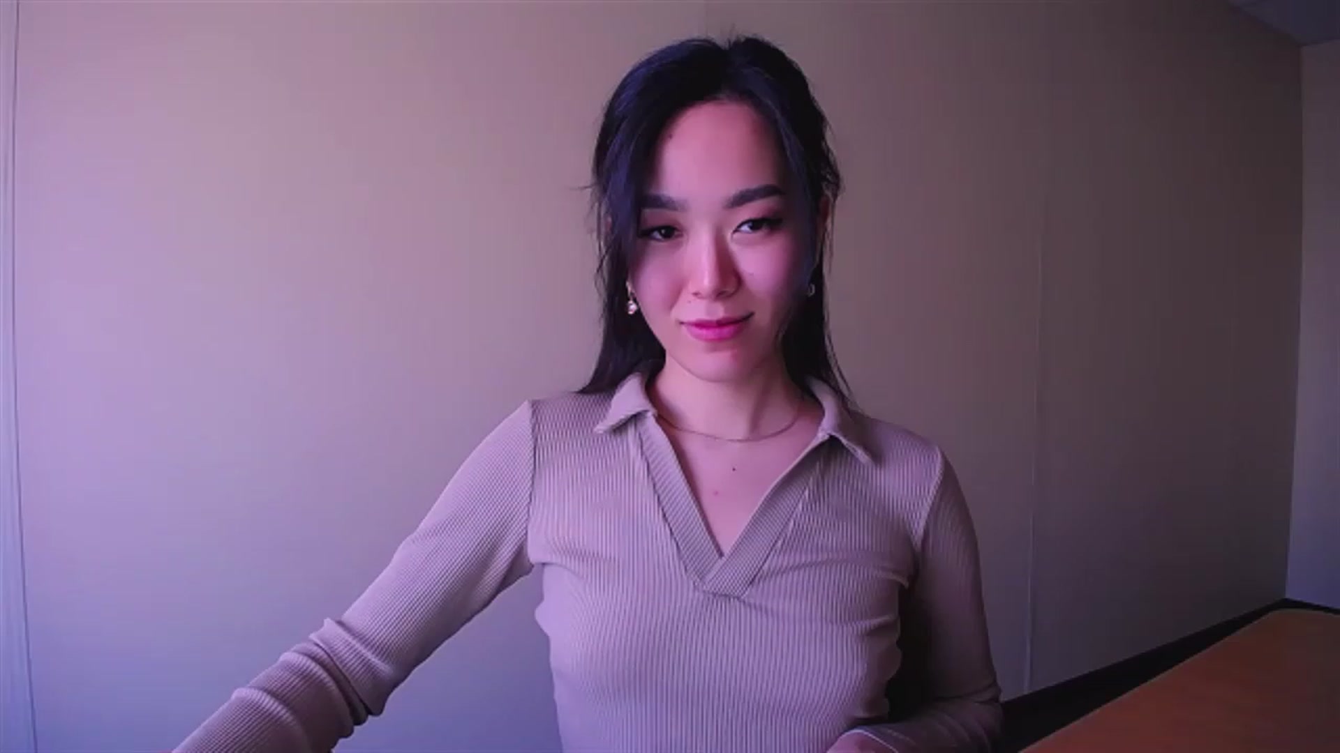 Gallery image thumbnail from AlwayssSmile's myfreecams stream on, 04/18/2023, 07:34 image 3 of 20