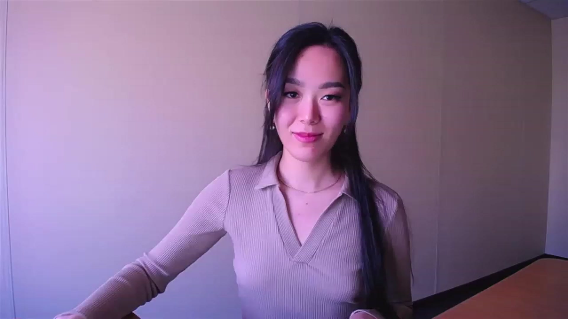 Gallery image thumbnail from AlwayssSmile's myfreecams stream on, 04/18/2023, 07:34 image 12 of 20
