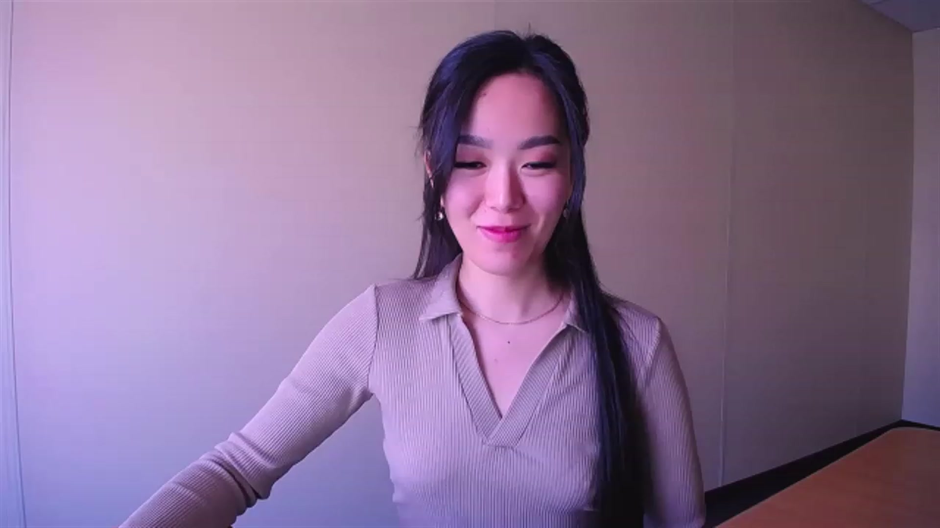 Gallery image thumbnail from AlwayssSmile's myfreecams stream on, 04/18/2023, 07:34 image 15 of 20