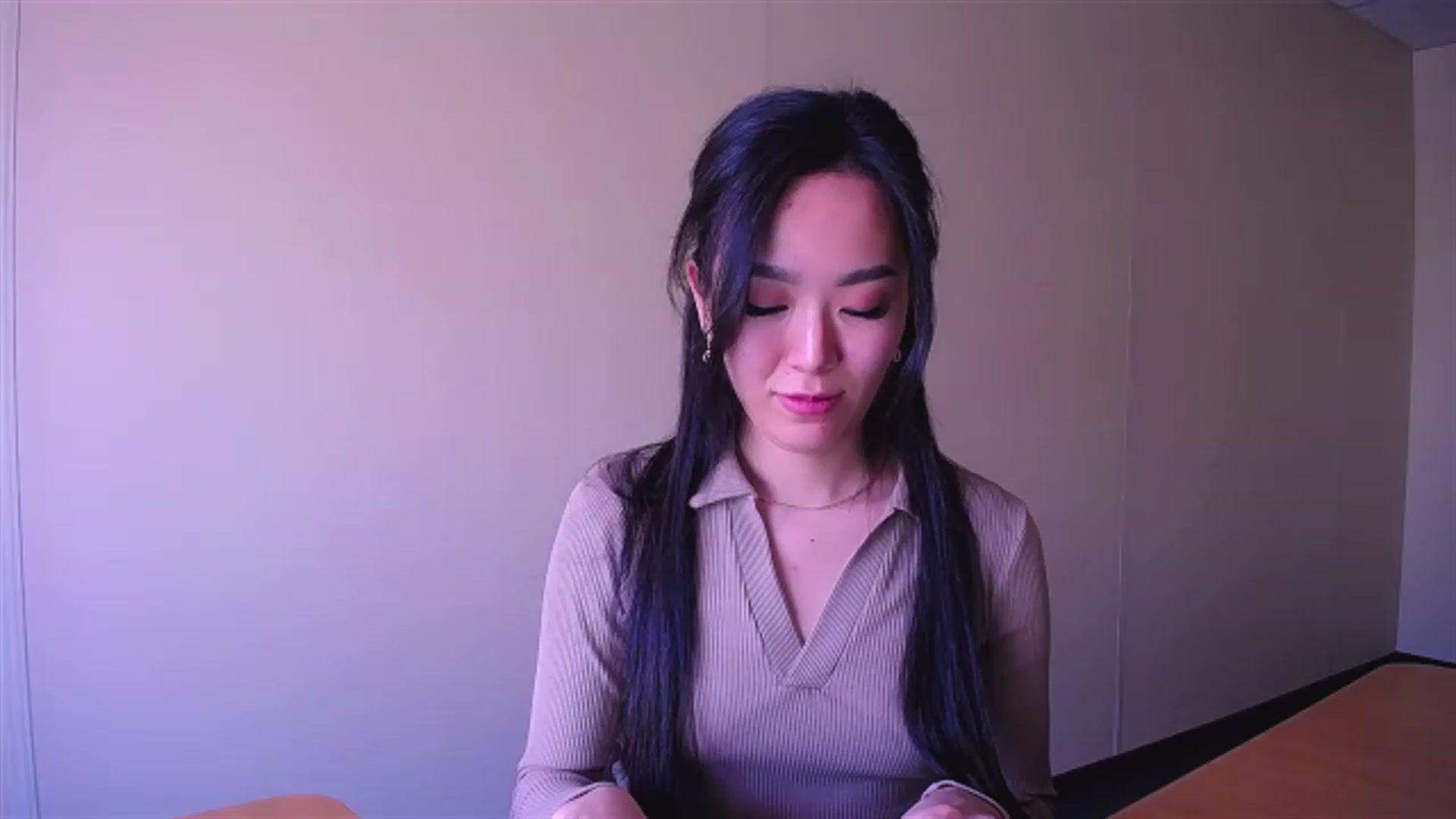 Gallery image thumbnail from AlwayssSmile's myfreecams stream on, 04/18/2023, 07:58 image 19 of 20