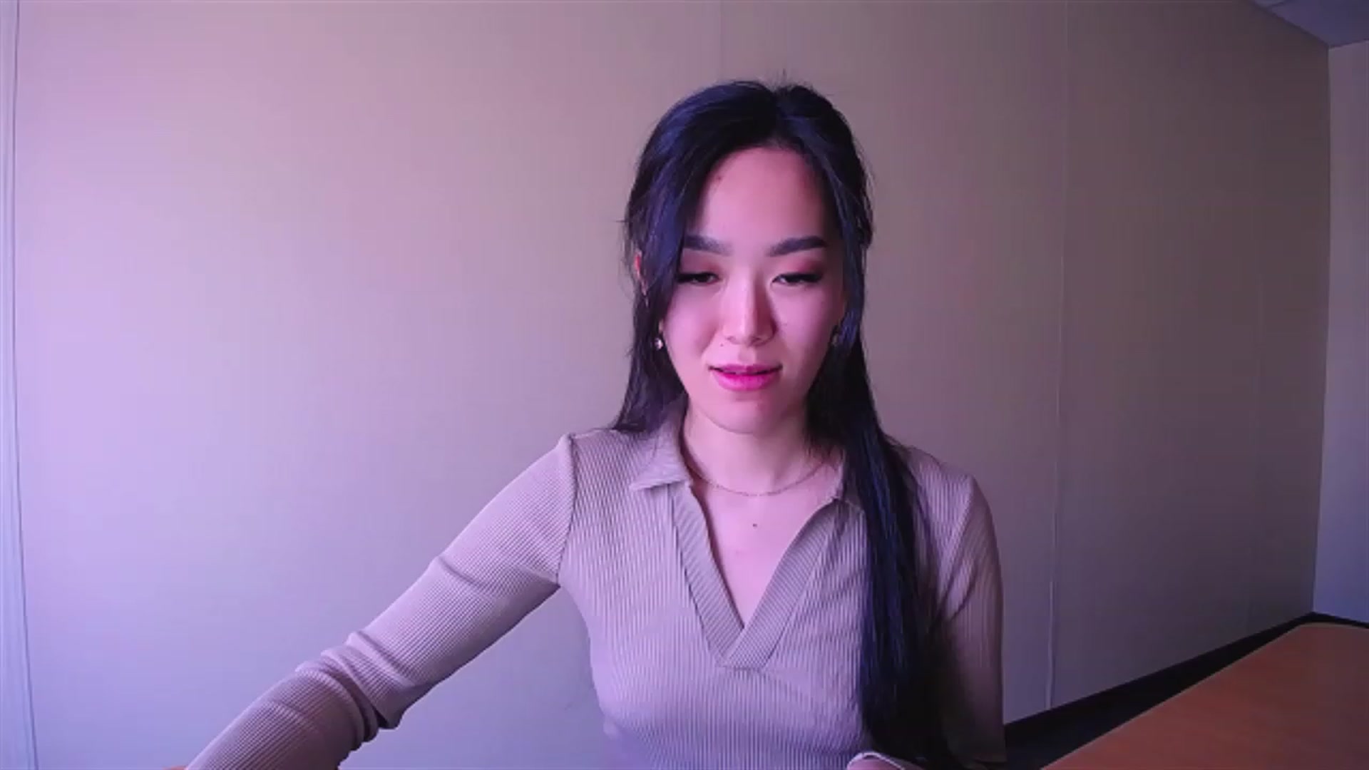 Gallery image thumbnail from AlwayssSmile's myfreecams stream on, 04/18/2023, 07:58 image 10 of 20